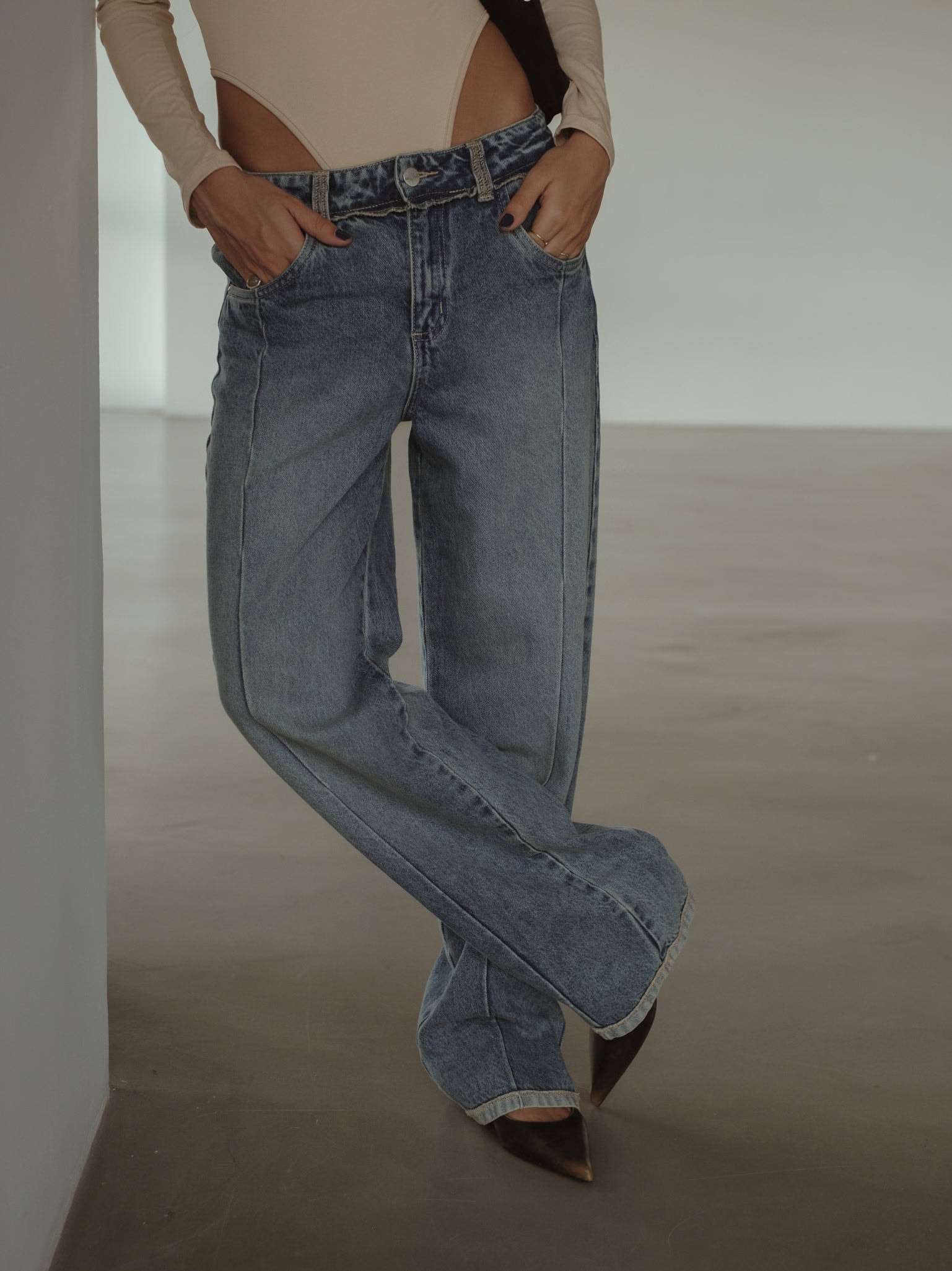 SPLIT LEG STRAIGHT JEAN - SOFT CLASSIC BLUE - imagen 1