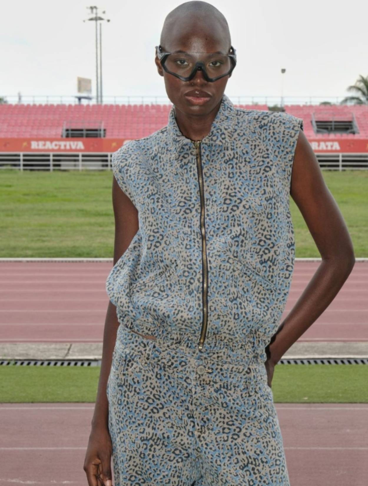 CHALECO WILD AFRICA ANIMAL PRINT - imagen 1