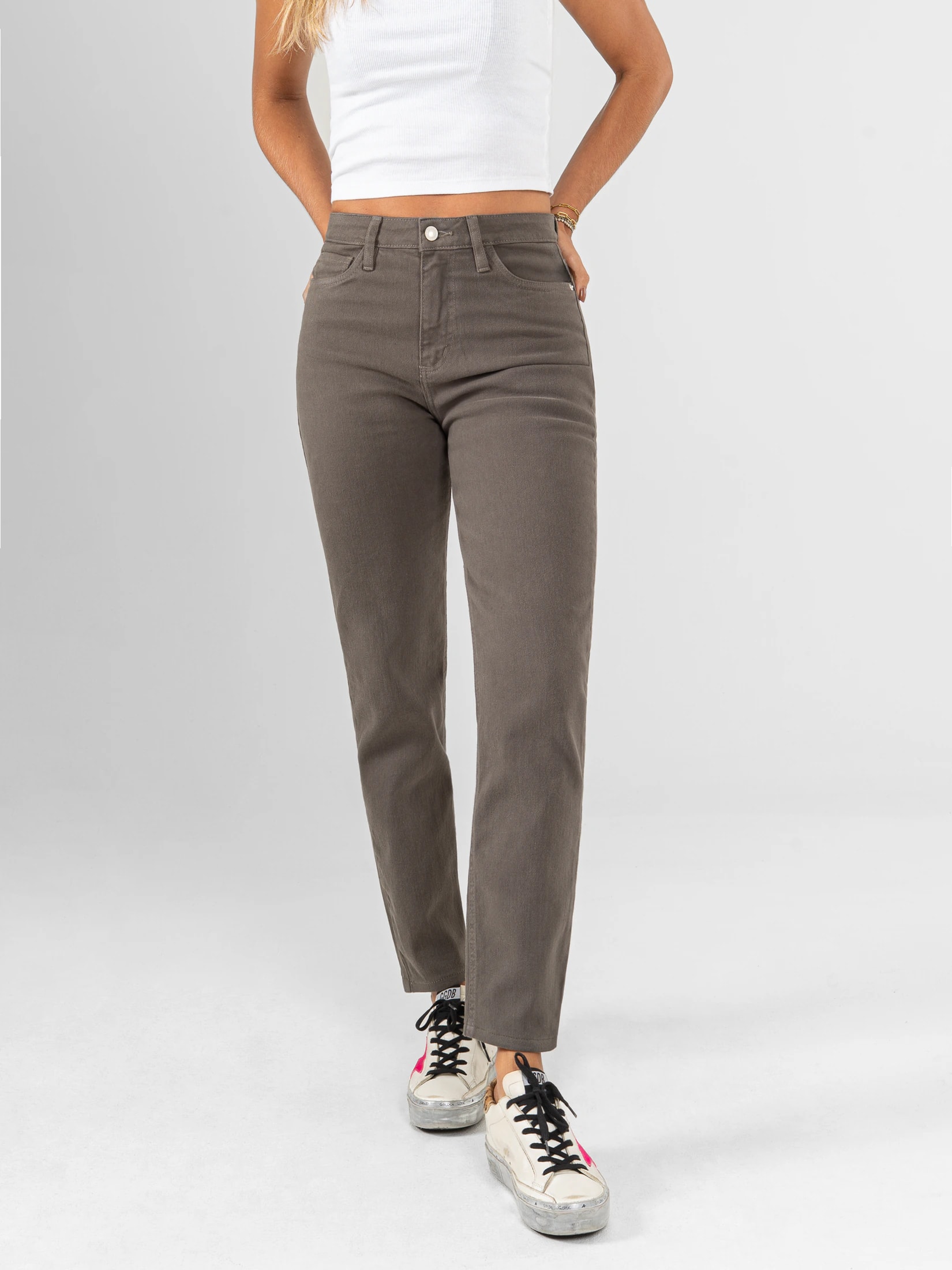 Ref: 0620520 Pantalón mom fit, tiro alto, stretch, tono verde. - imagen 1