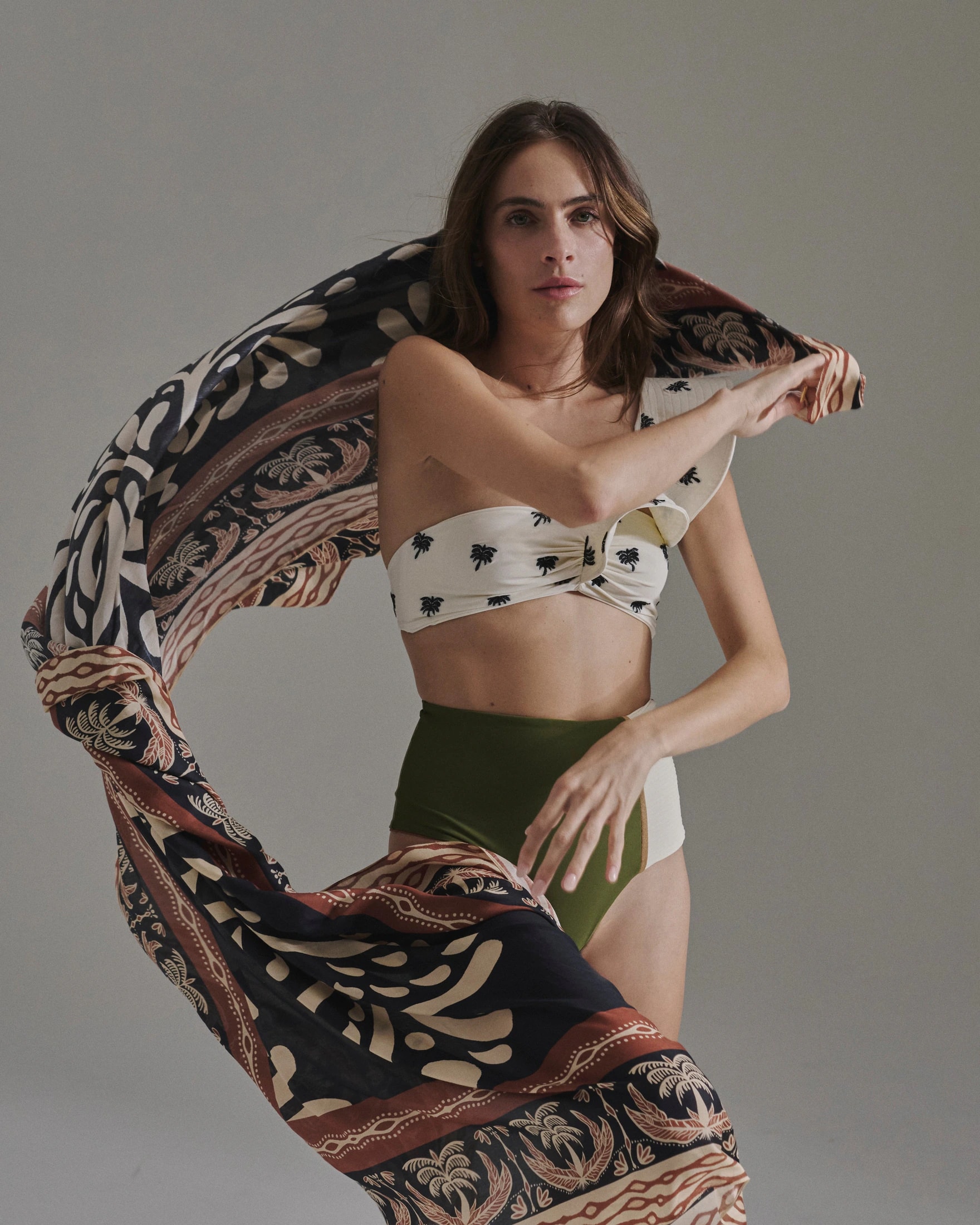 Barranquero Embroidered Top / Ivory - Black Polka Palms - imagen 1