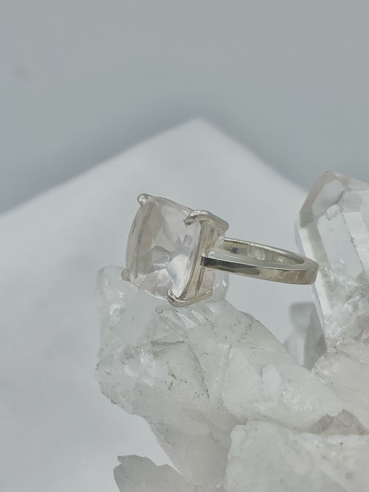 Anillo Cuarzo Rosa Cuadrado Cabuchón - imagen 1