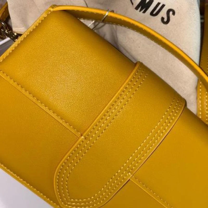 BOLSO JACQUEMUS AMARILLO MOSTAZA - imagen 1