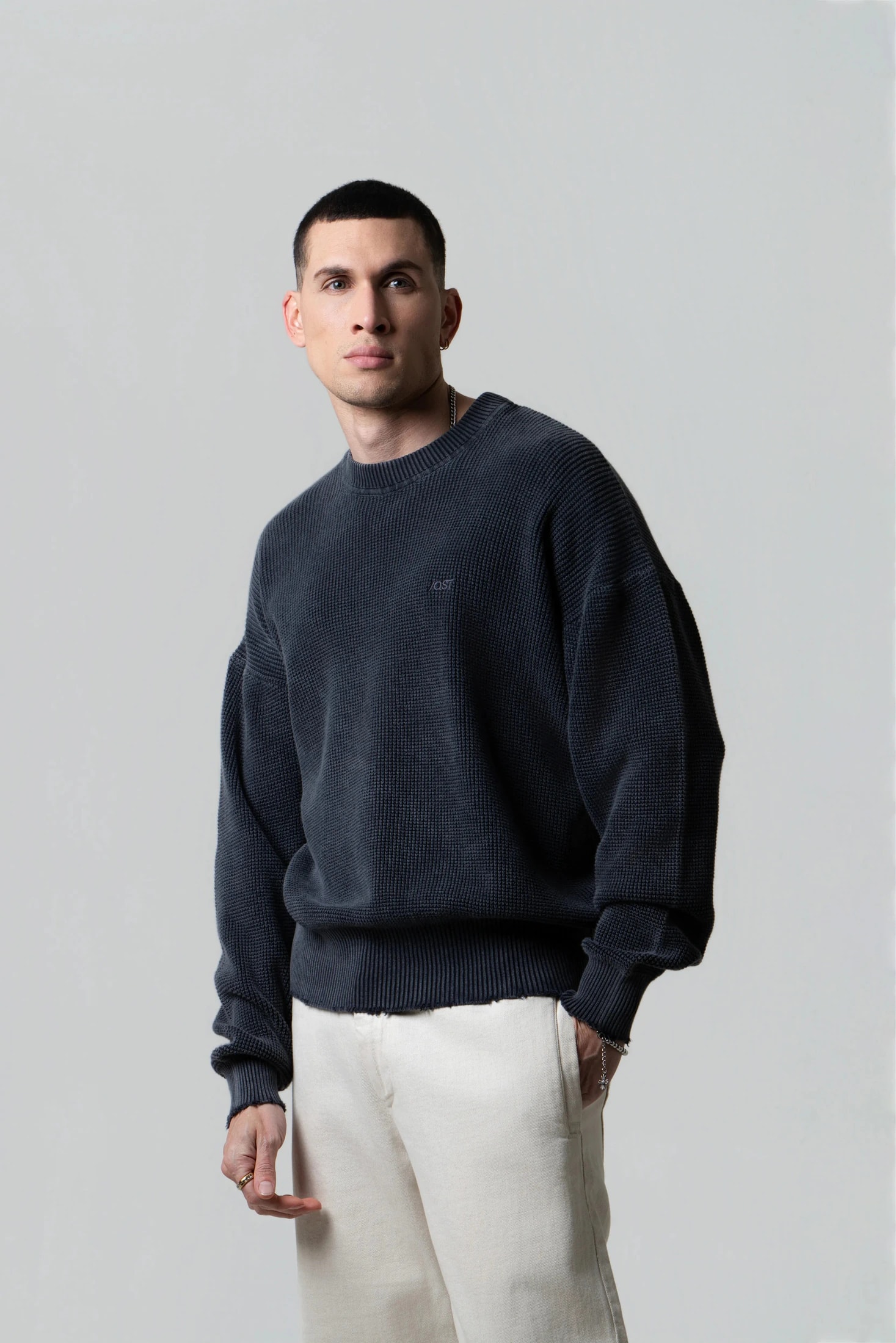 SWEATER CERRADO COLOR GRIS MEDIO - imagen 1