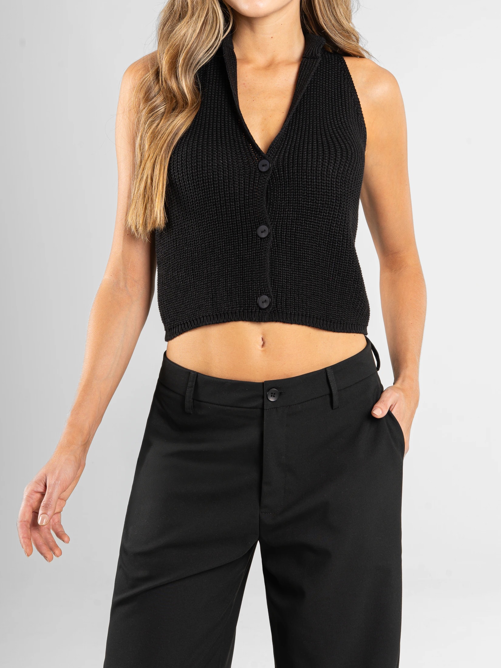 Ref: 0610604 Chaleco tejido acanalado, botones, tono negro - imagen 1