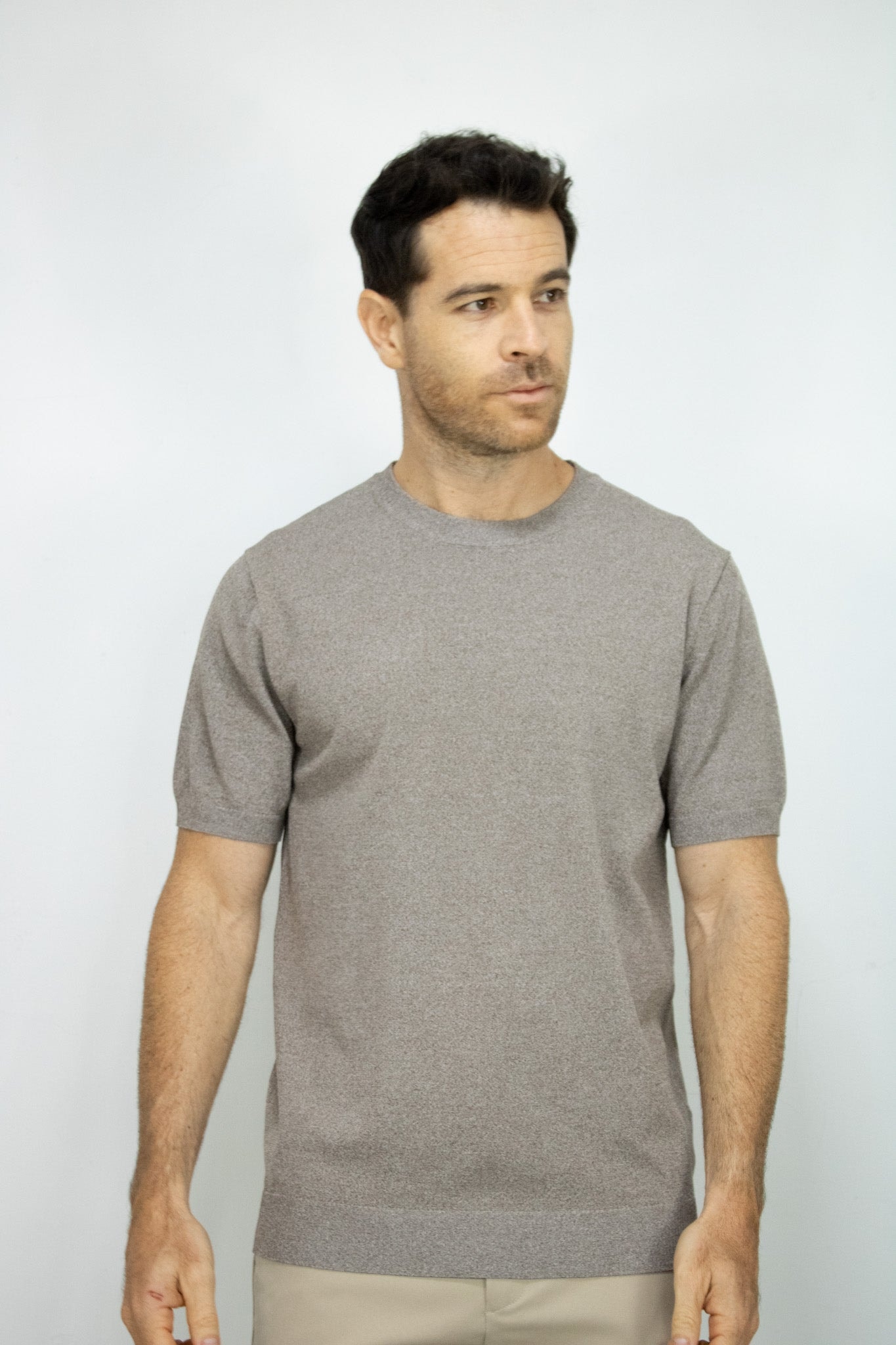 CAMISETA TEJIDA CAFE PARA HOMBRE - imagen 1