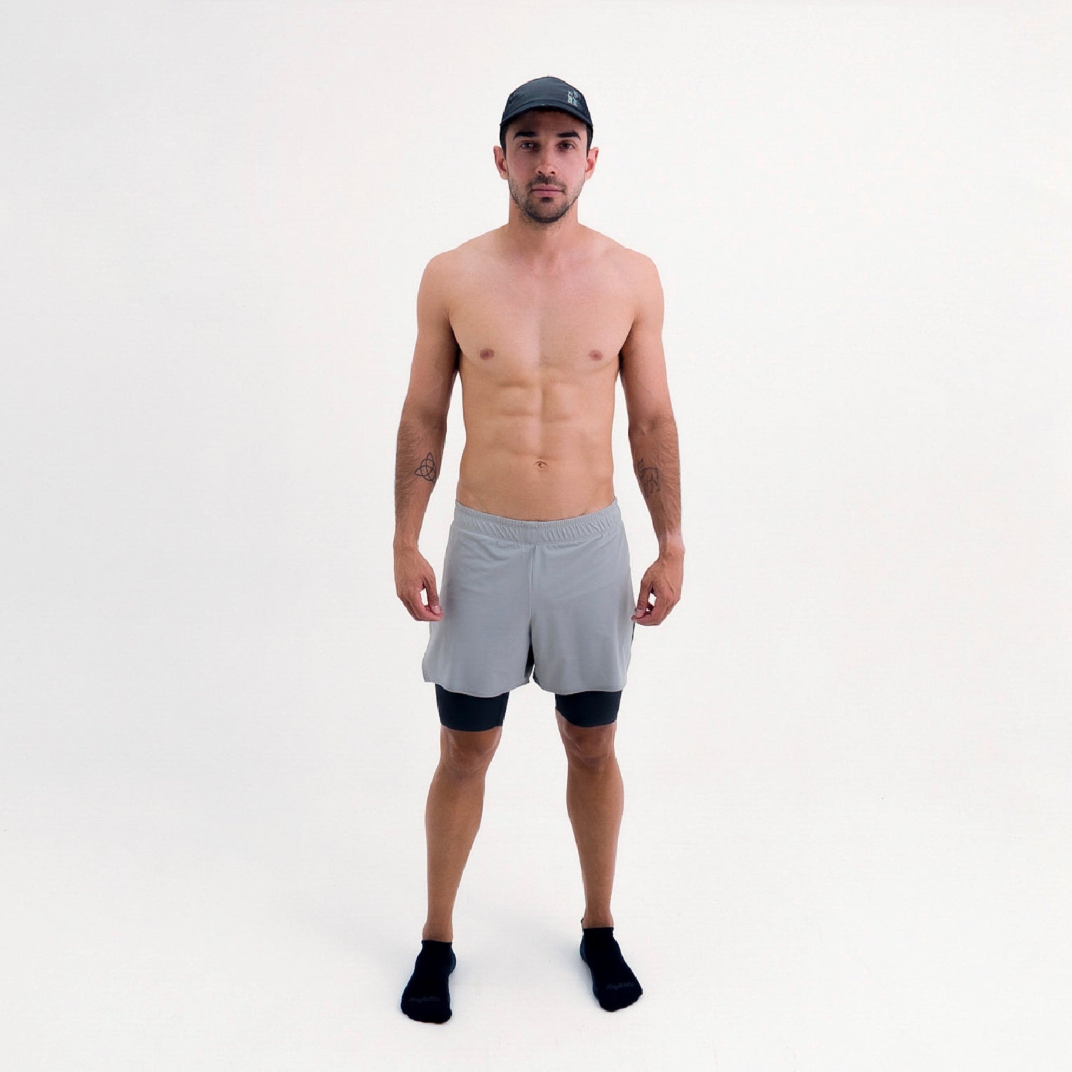 PANTALONETA RUNNING/PÁDEL BREEZE GRAY PARA HOMBRE - imagen 1