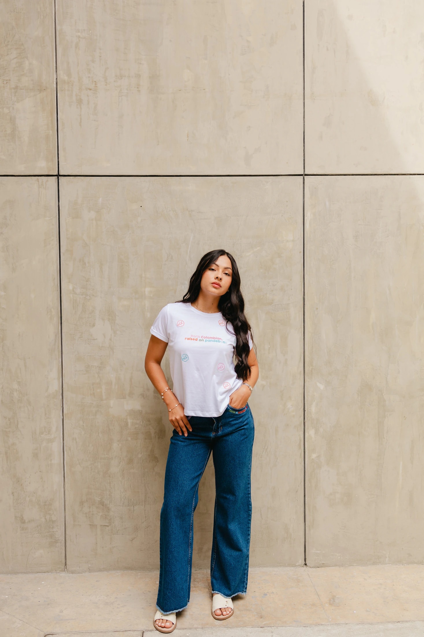 Amor De Primavera Embroidered Jeans - imagen 1
