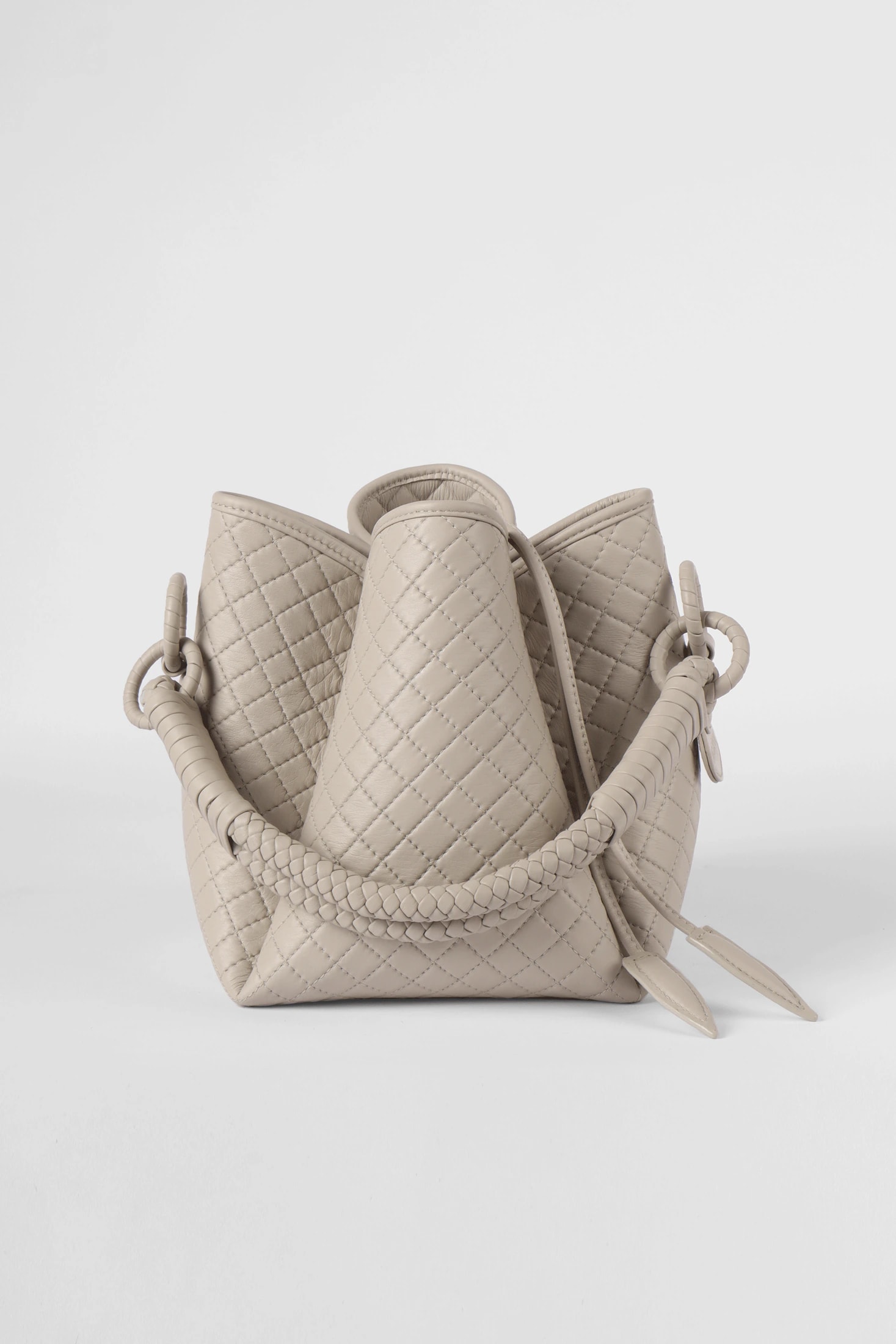 Tulip Bucket Bag, Off-white. - imagen 1
