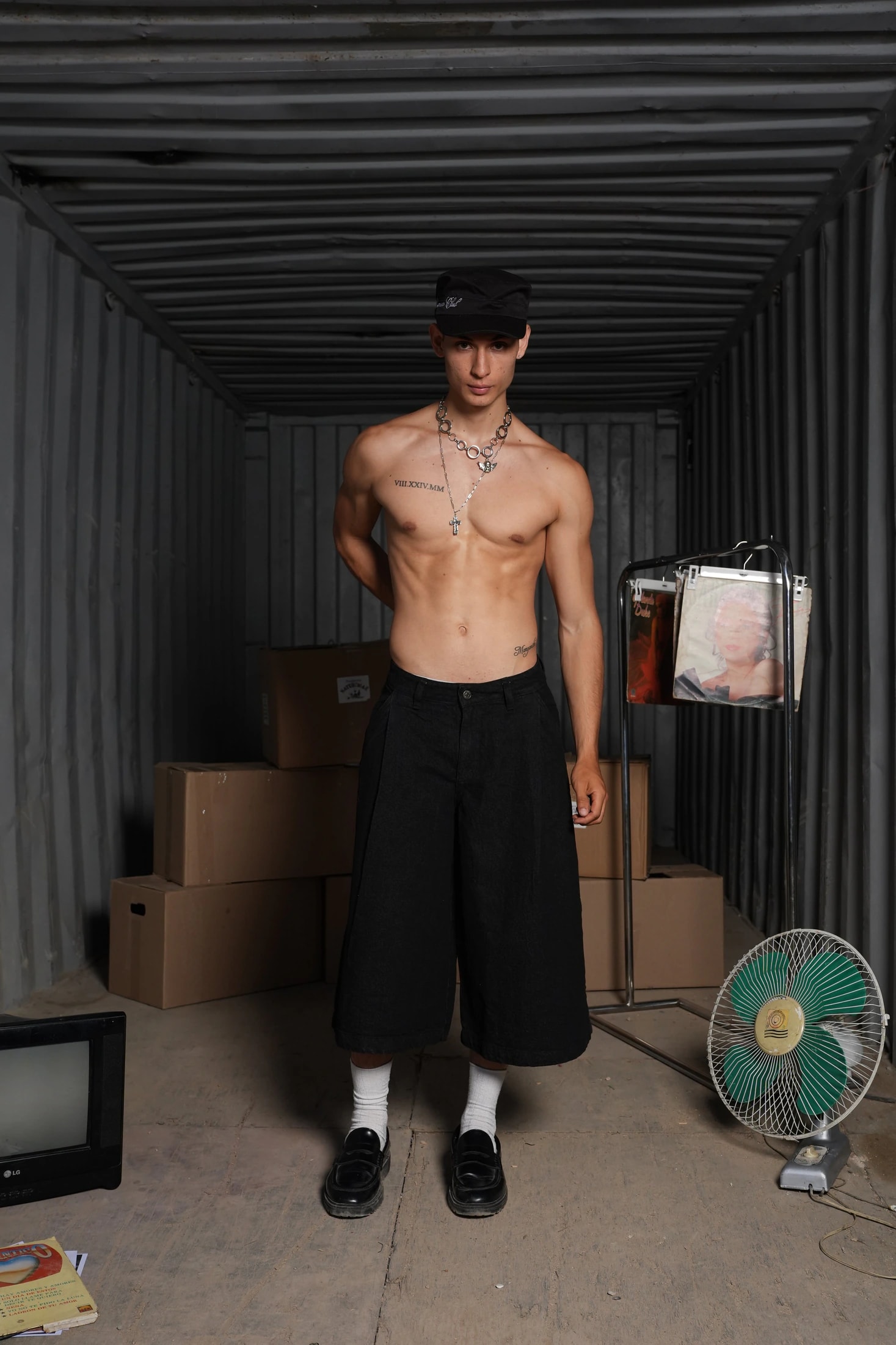 TAILORED JORTS NEGRO. - imagen 1