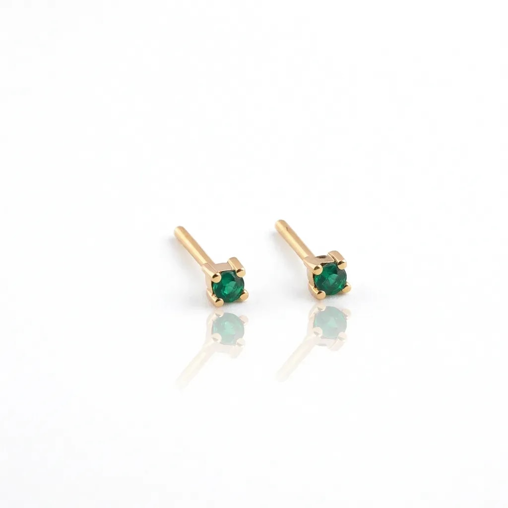Round Emerald Studs petite”s” - imagen 1