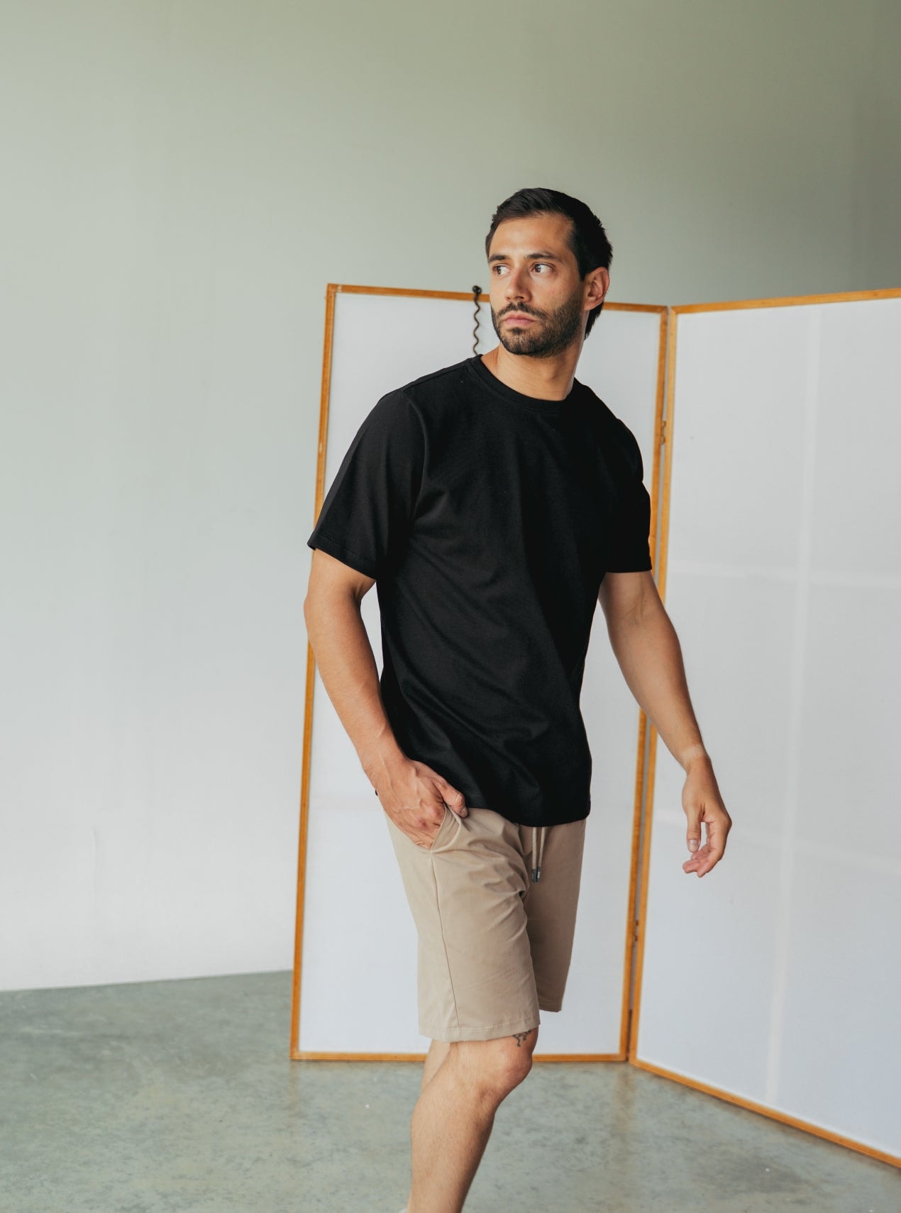 Camiseta Hombre Regular Fit - Negra - imagen 1