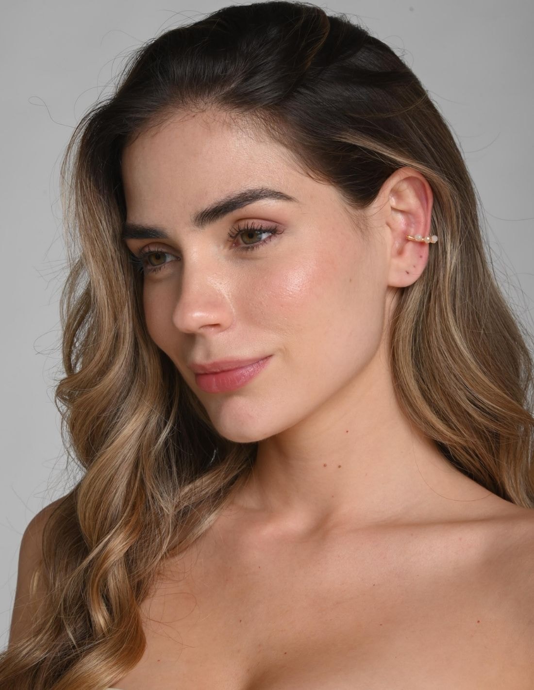Ear Cuff Jazmin Beige - imagen 1