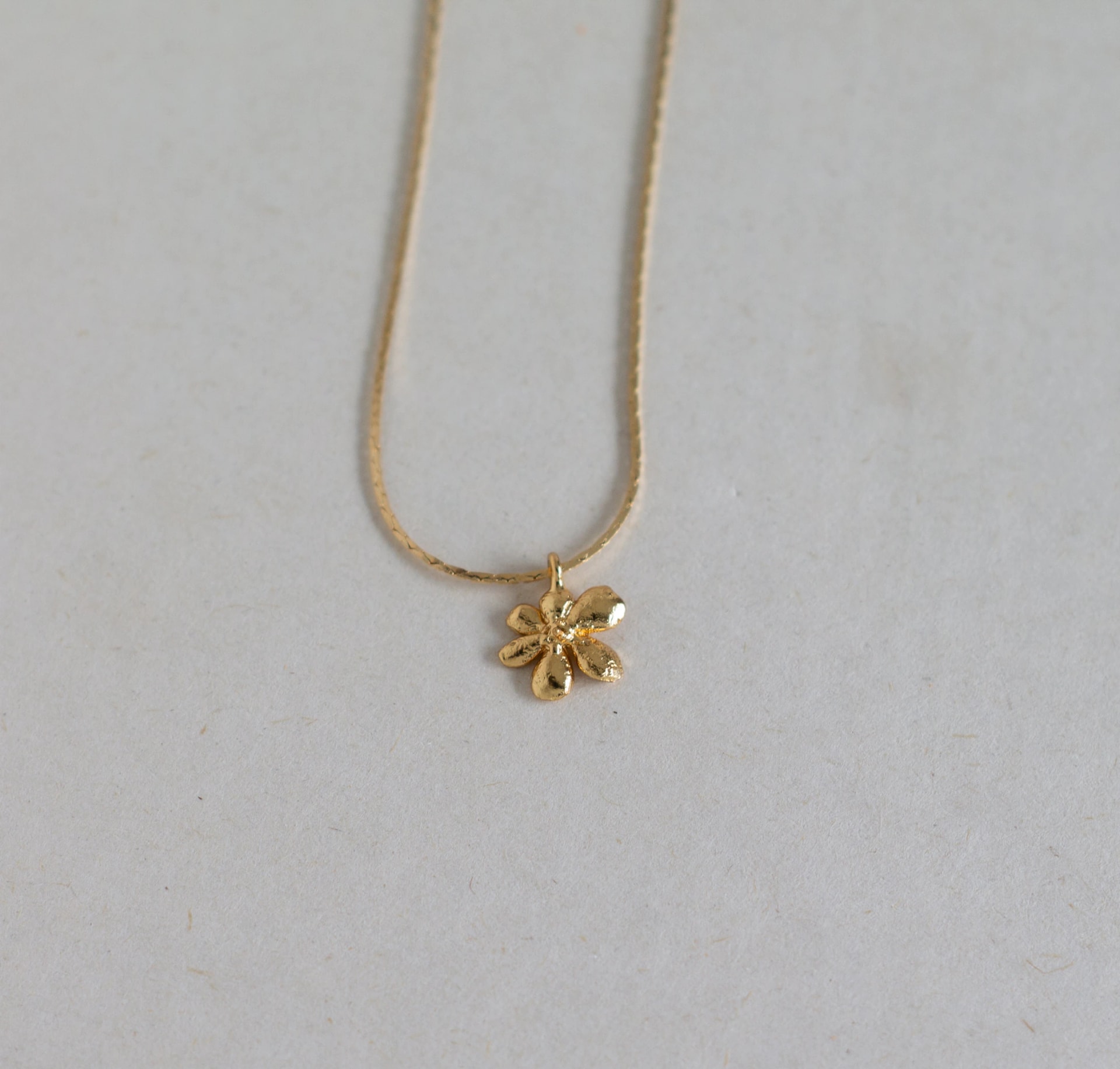 Collar Flor zanahoria - imagen 1