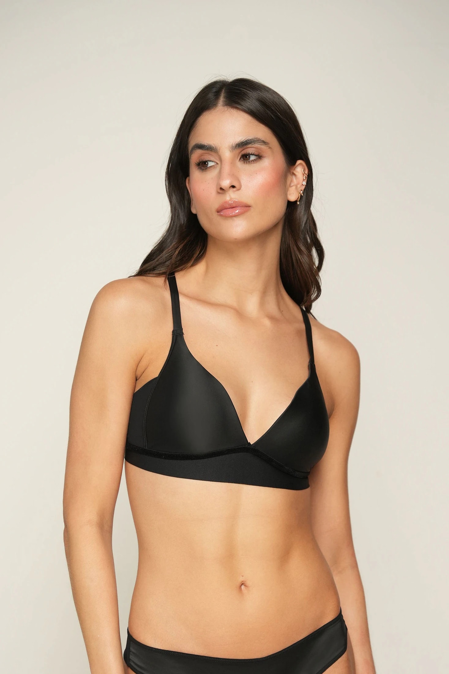 BRALETTE CON COPA ELLIPSE SUAVIDAD NEGRO - imagen 1