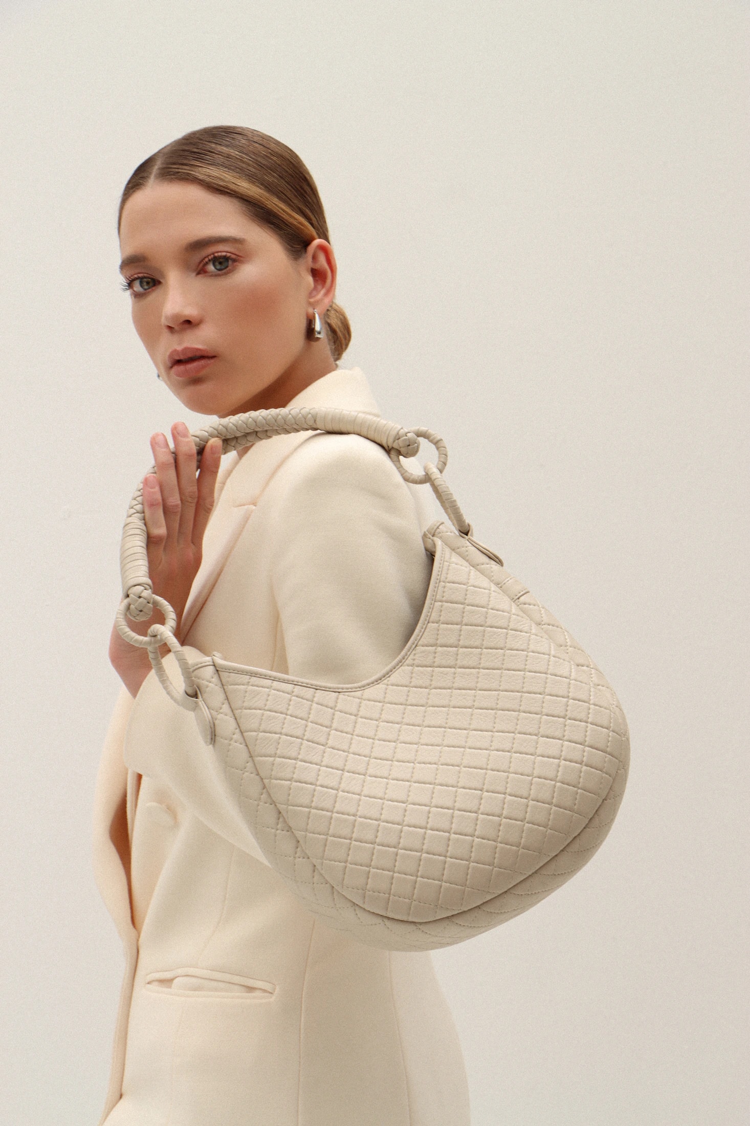Saddle Shoulder Bag, Beige - imagen 1
