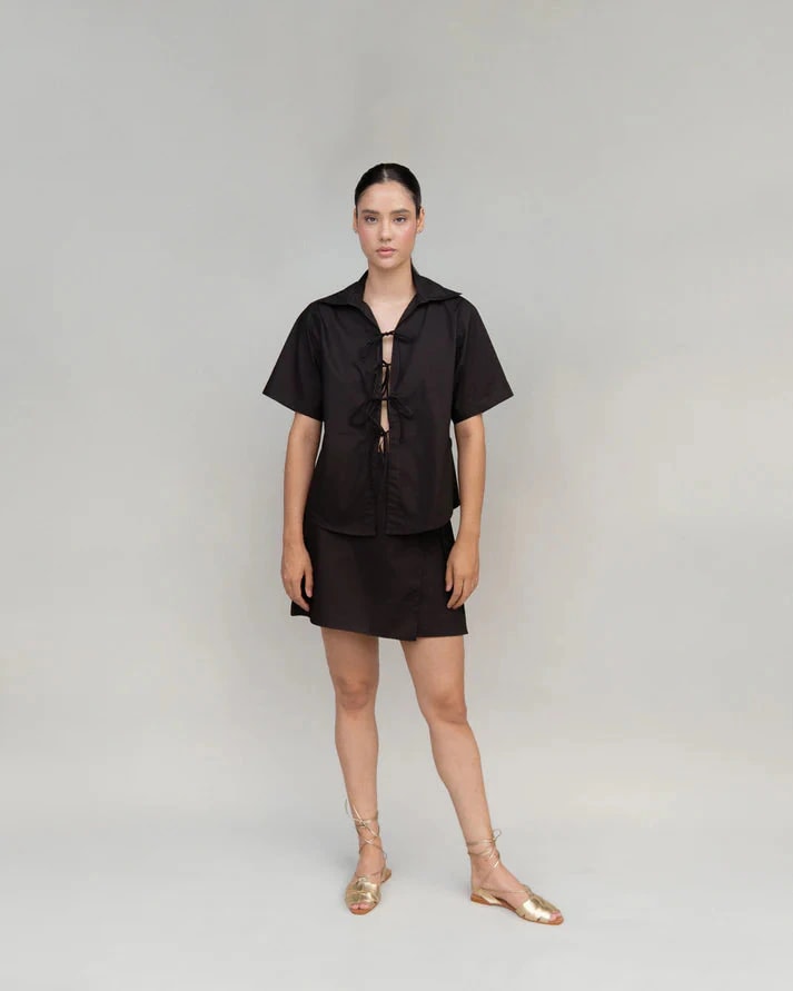FALDA SHORT ENTRELAZOS NEGRO - imagen 1