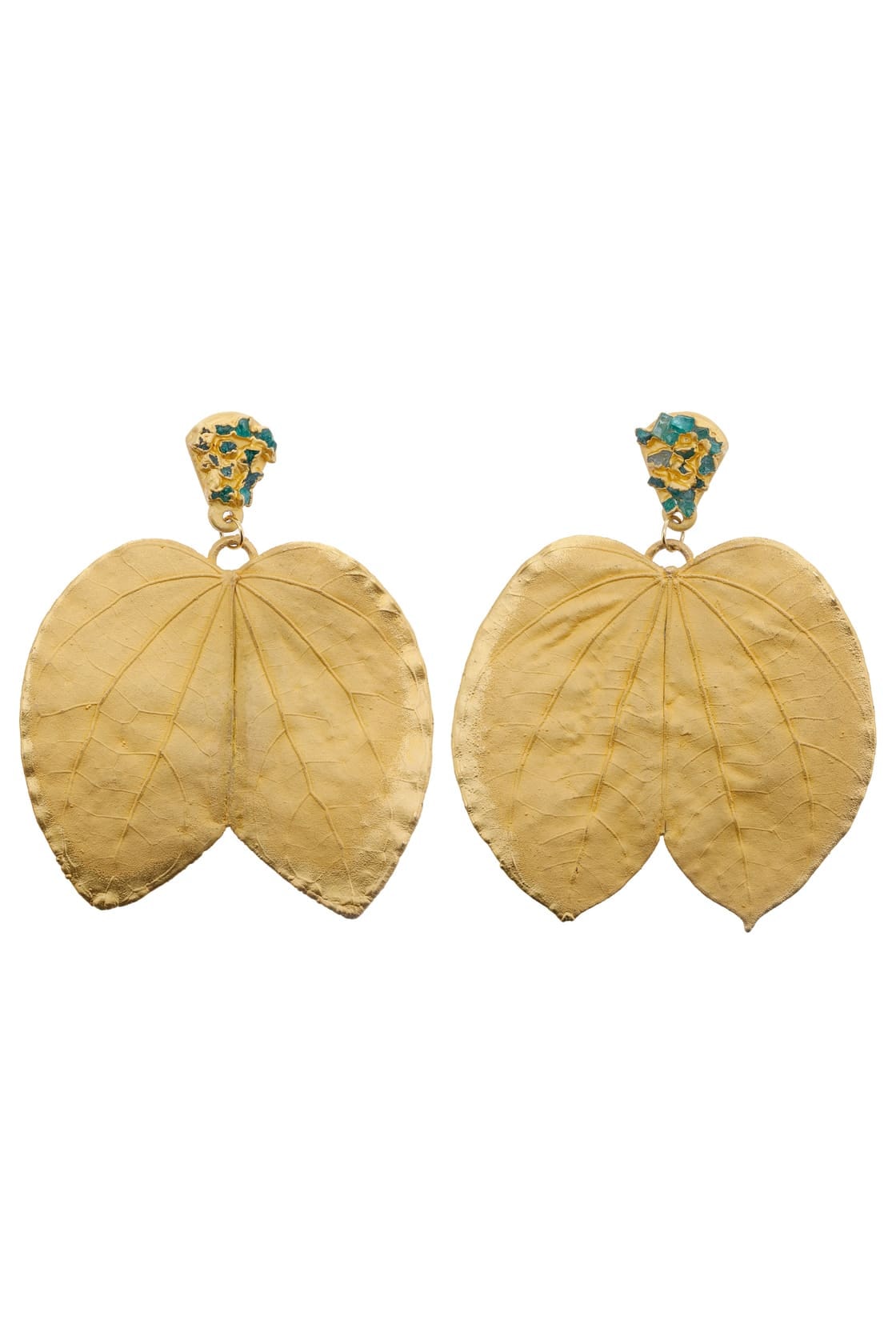 CASCO DE BUEY EARRINGS AND ROUGH EMERALD STUDS - imagen 1