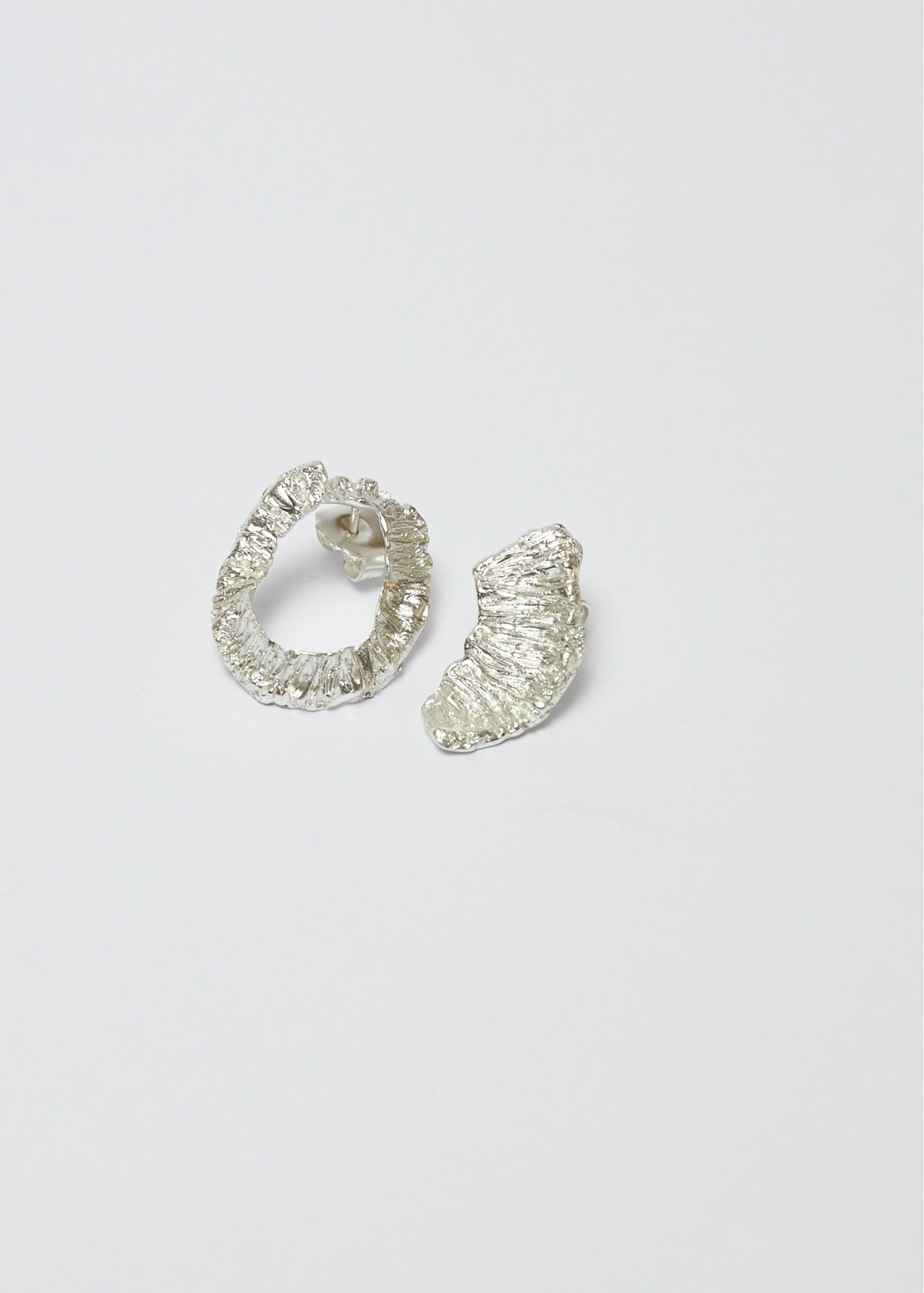 Aretes asimetricos trozo de luna - imagen 1