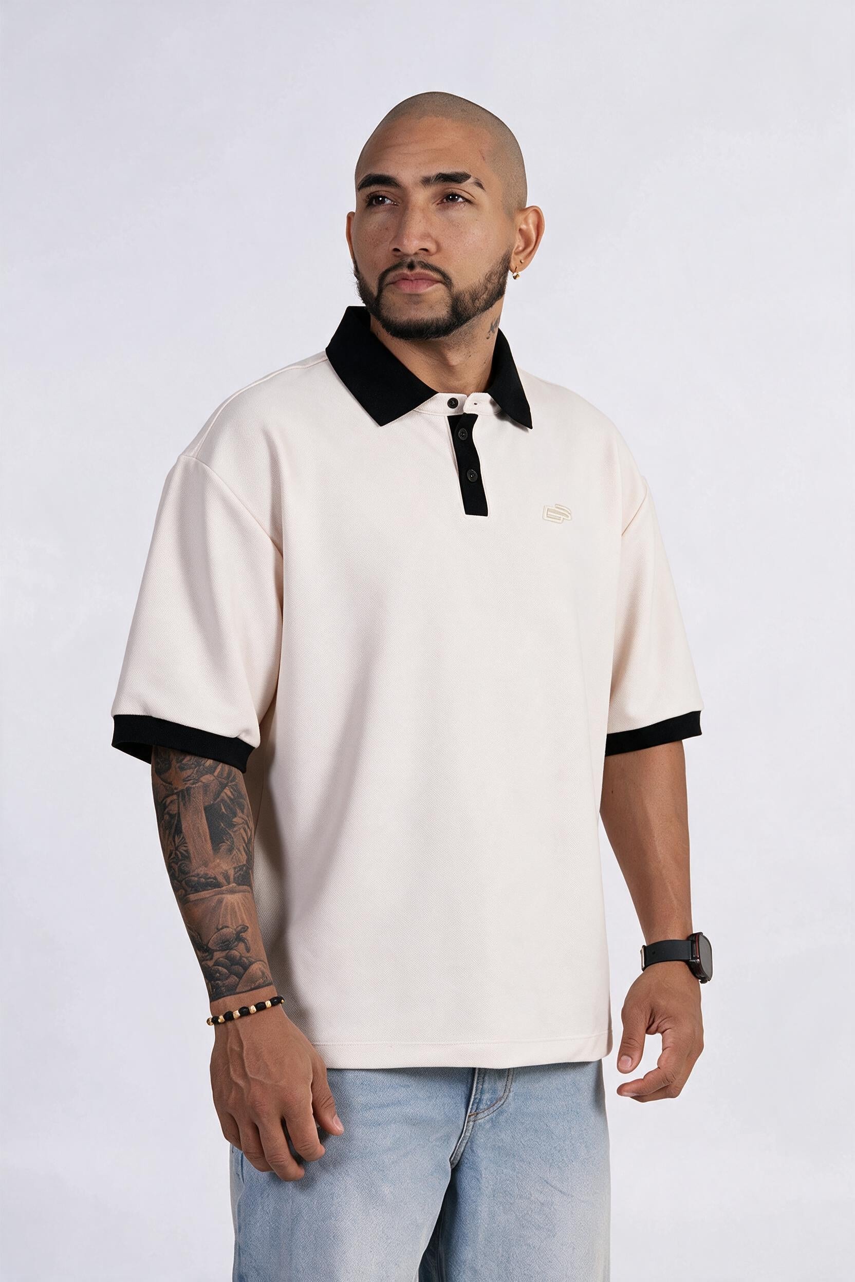 Polo oversize bordado crema - imagen 1
