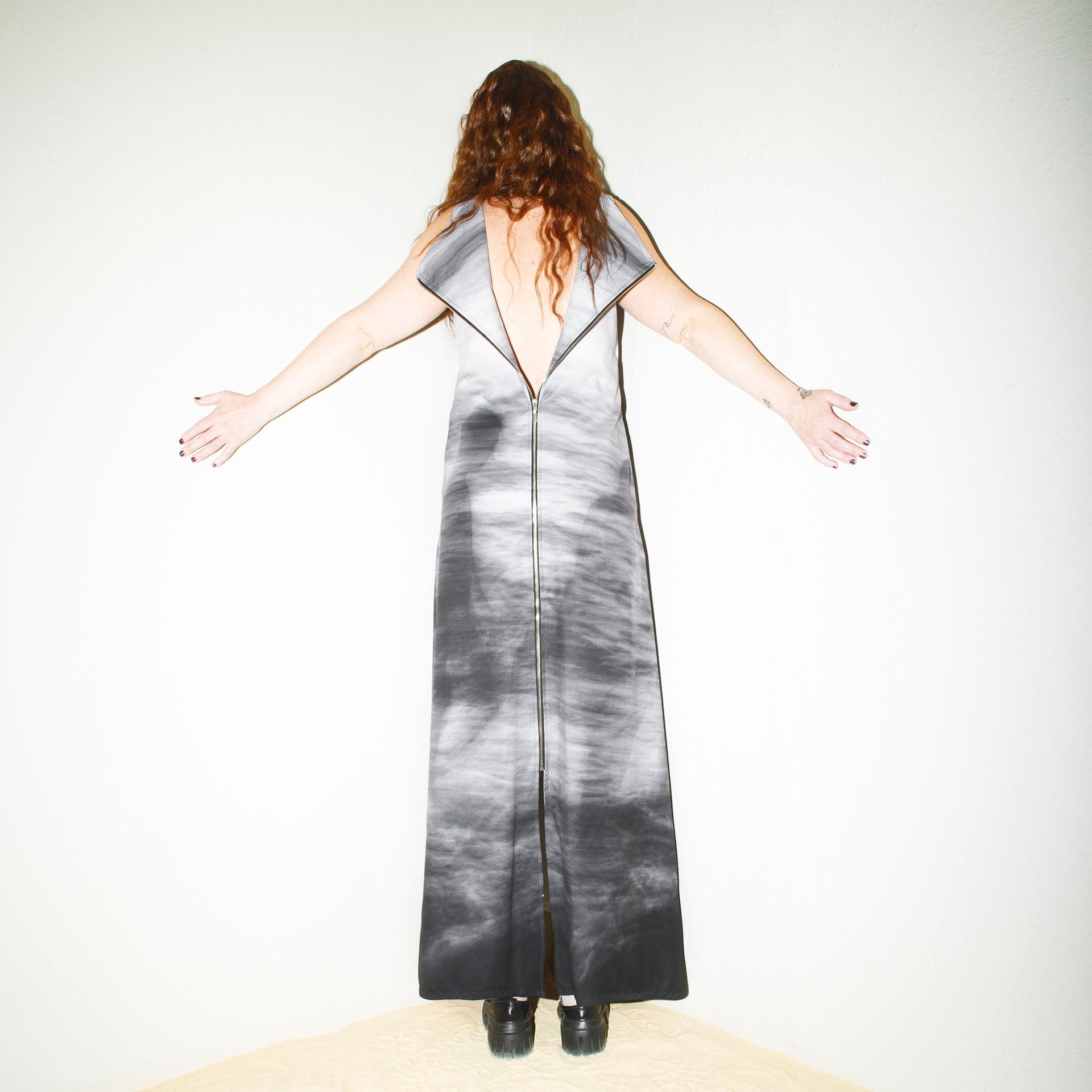 VESTIDO SOLAPAS BLACK PALOMINO - imagen 1