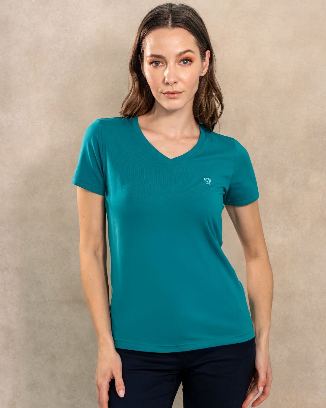 Camiseta Antimanchas Cuello V Verde Jade - Talla Regular - imagen 1