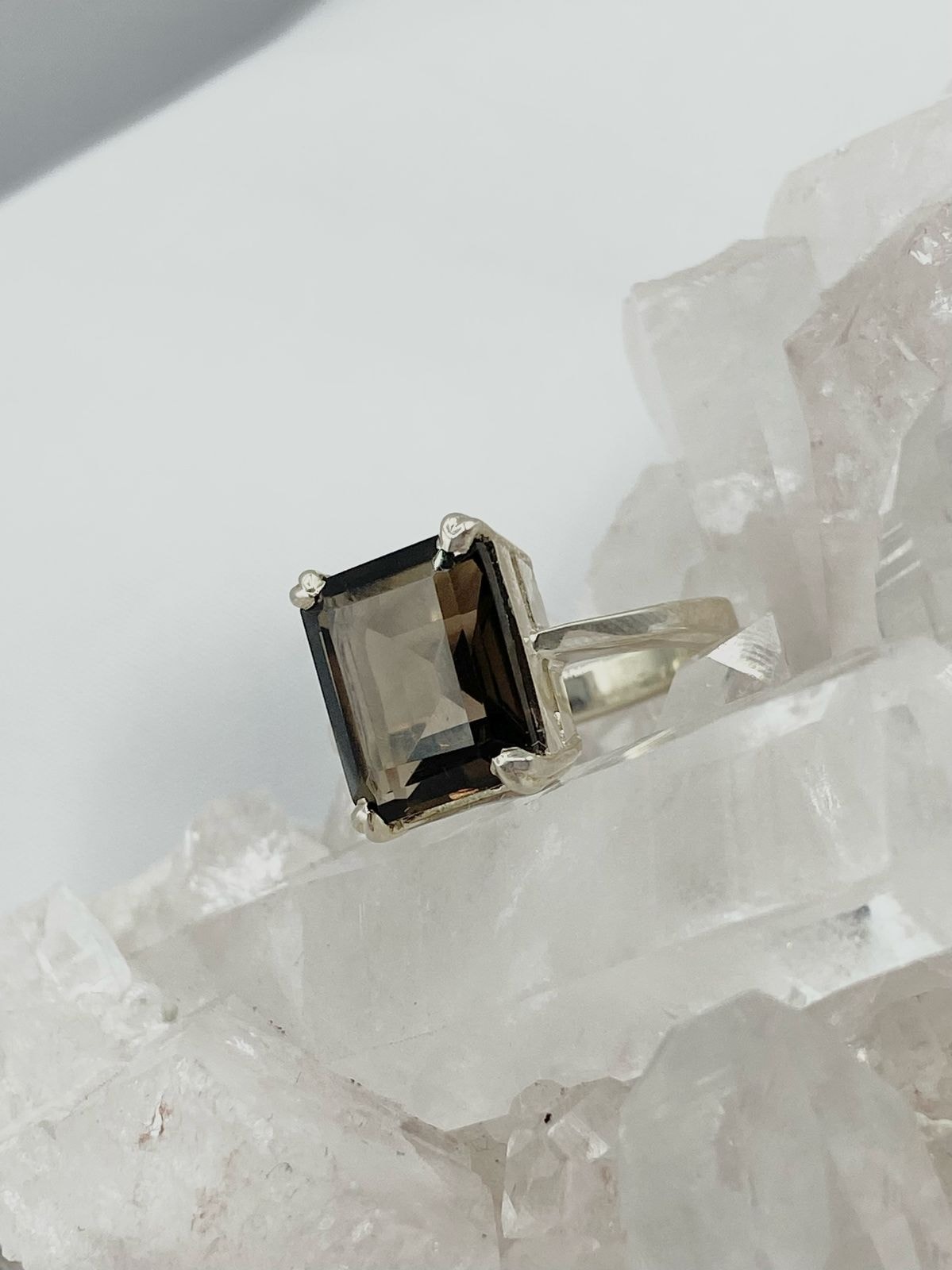 Anillo Cuarzo Humo Rectangular Mediano - imagen 1