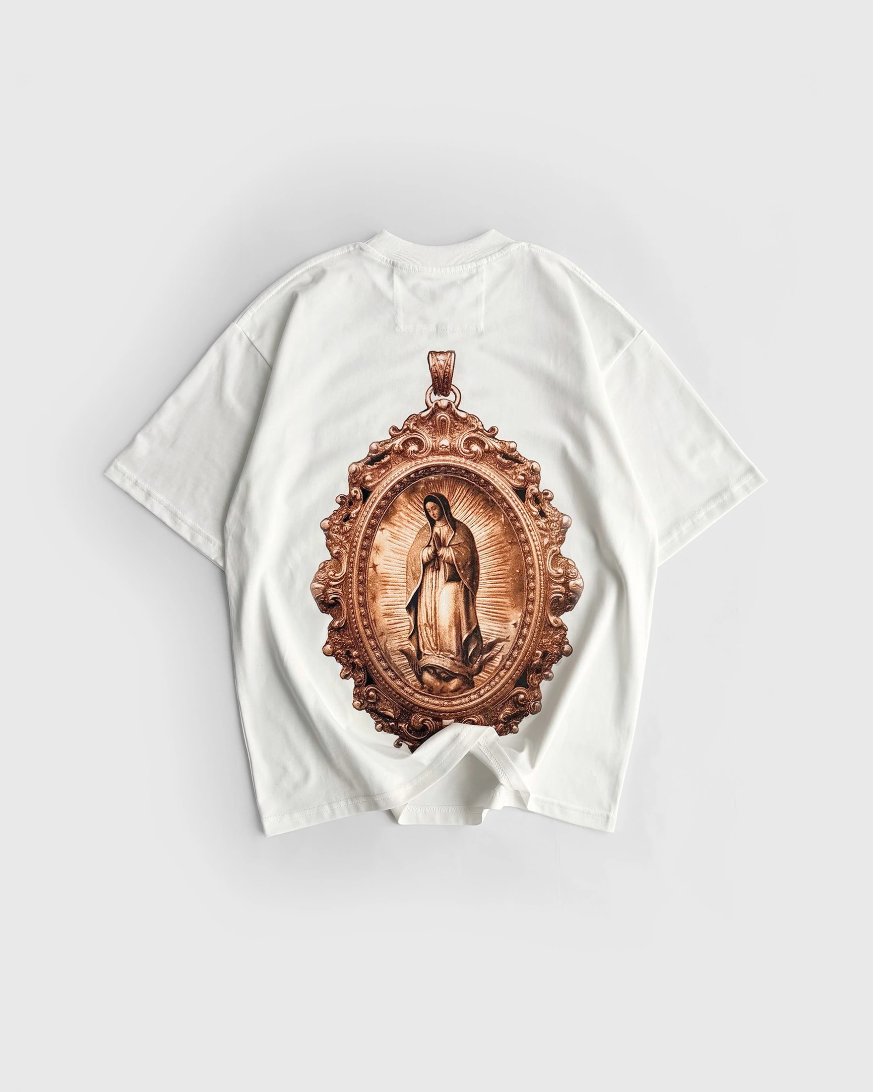 Camiseta Blanca Virgen Ft Nanpa Básico - Que Tin y Que Tan - imagen 1