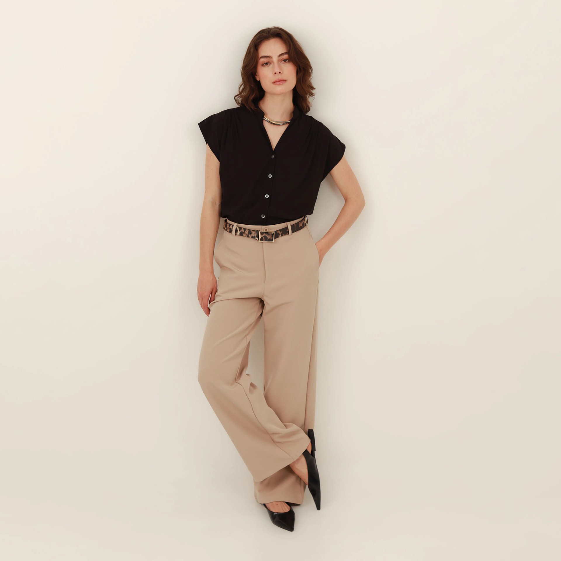Pantalón rectobásico con pinzas - imagen 1