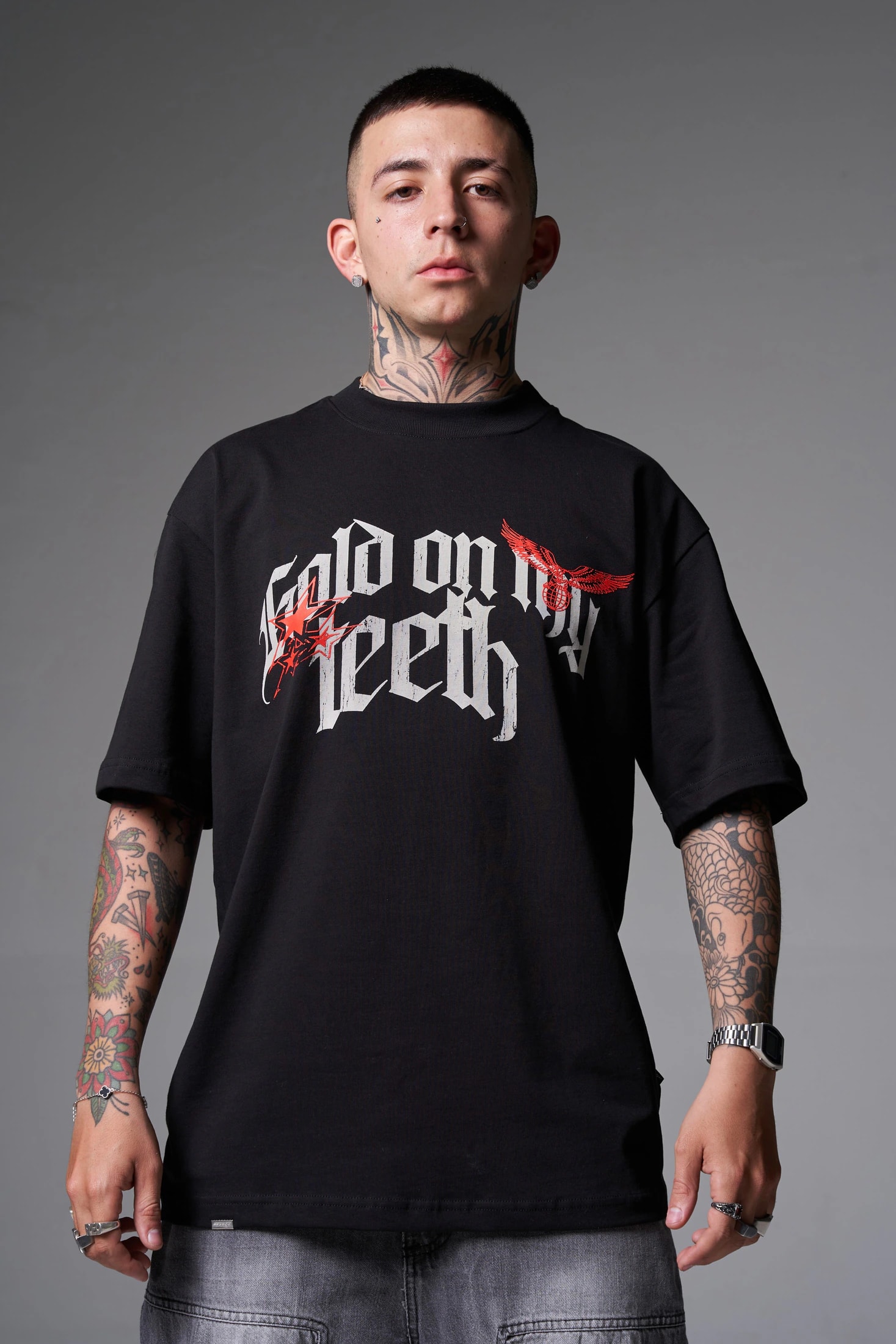 T shirt negra Gold on 250 gramos - imagen 1