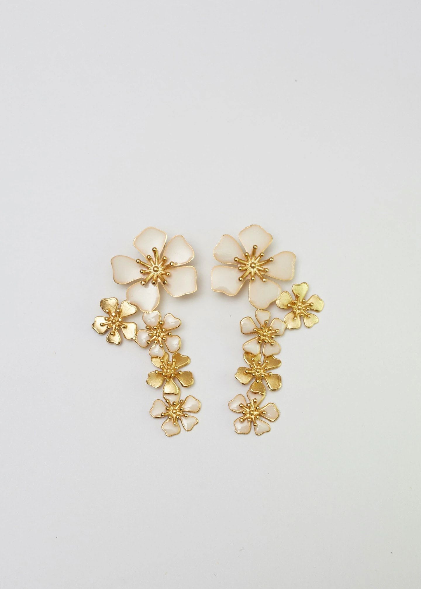Aretes Falling Auroras blanco - imagen 1