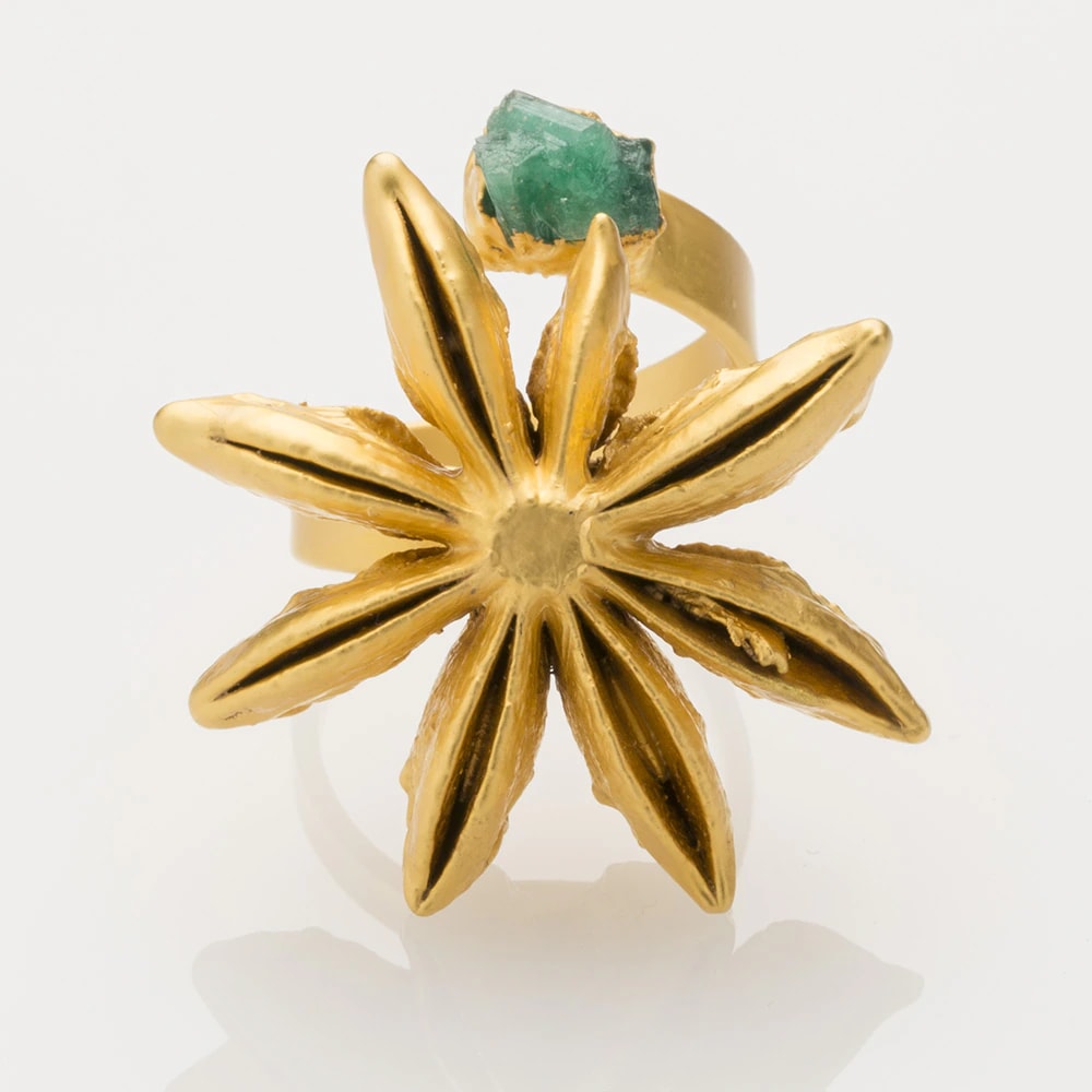 Star Anise and Rough Emerald Ring - imagen 1