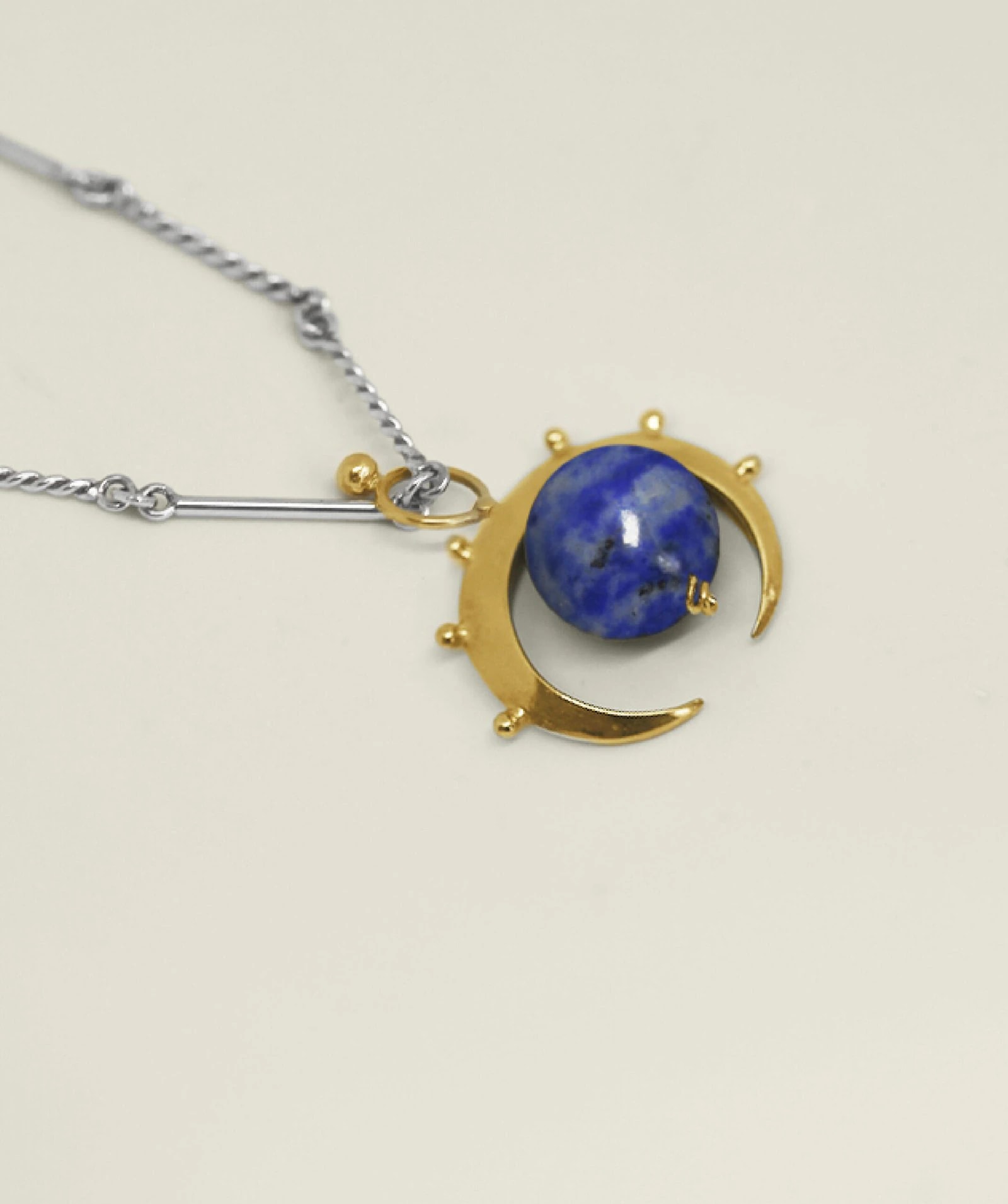 Crescent Pendant Lapis Gold - imagen 1