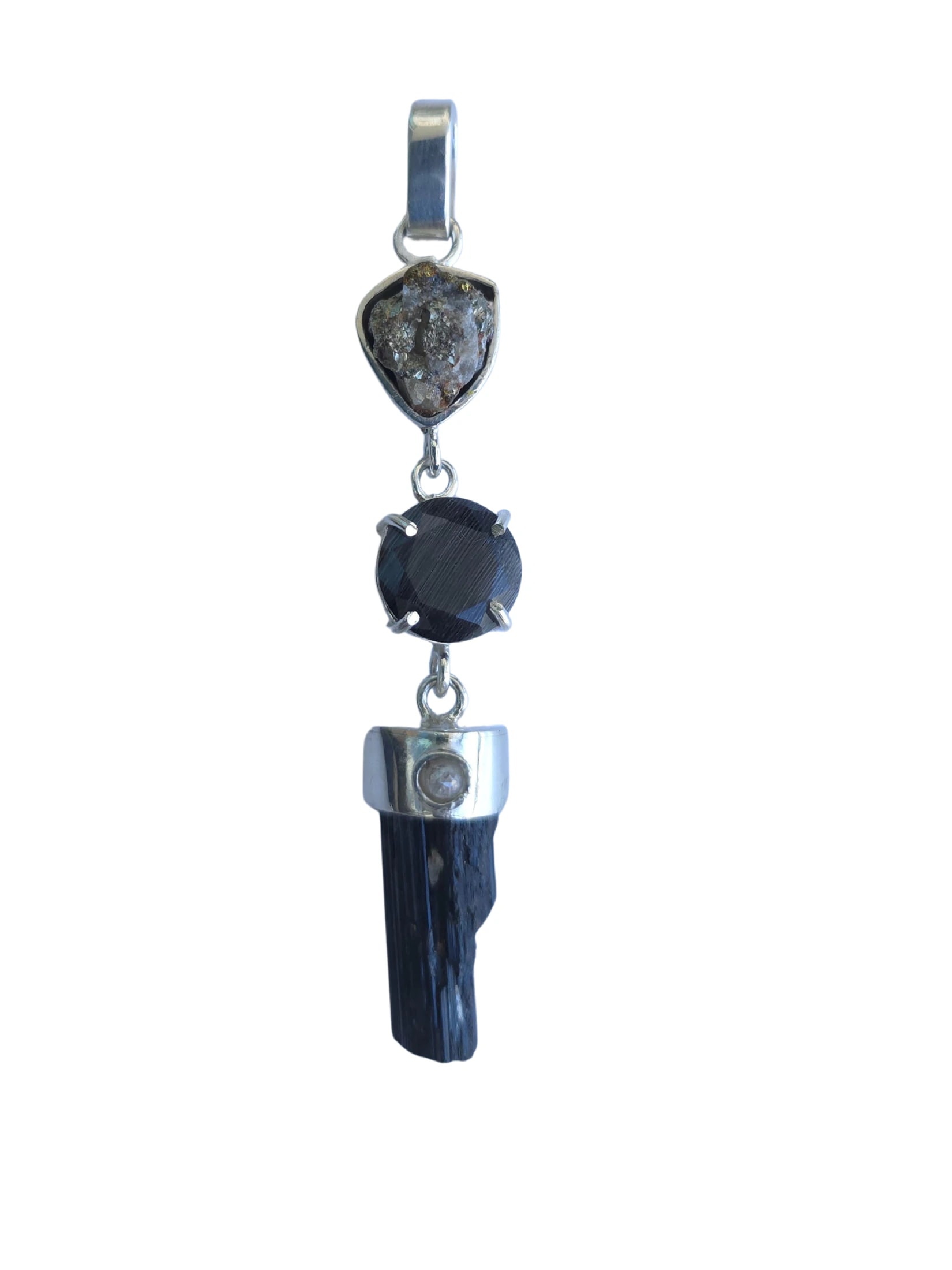 “Guardían del Reino Sombrío” Pendant - imagen 1