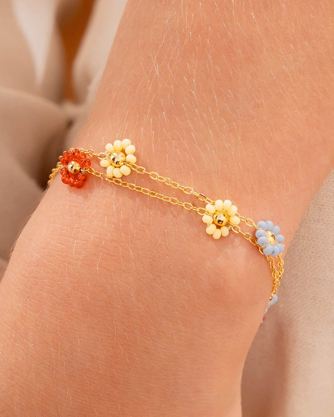 Pulsera Flores Multicolor + Aretes - imagen 1