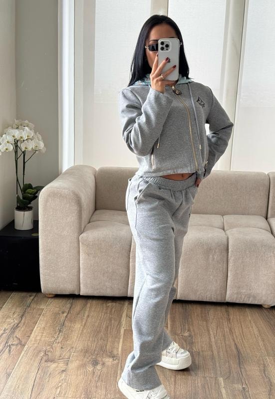 CONJUNTO LOUIS VUITTON GRIS - imagen 1