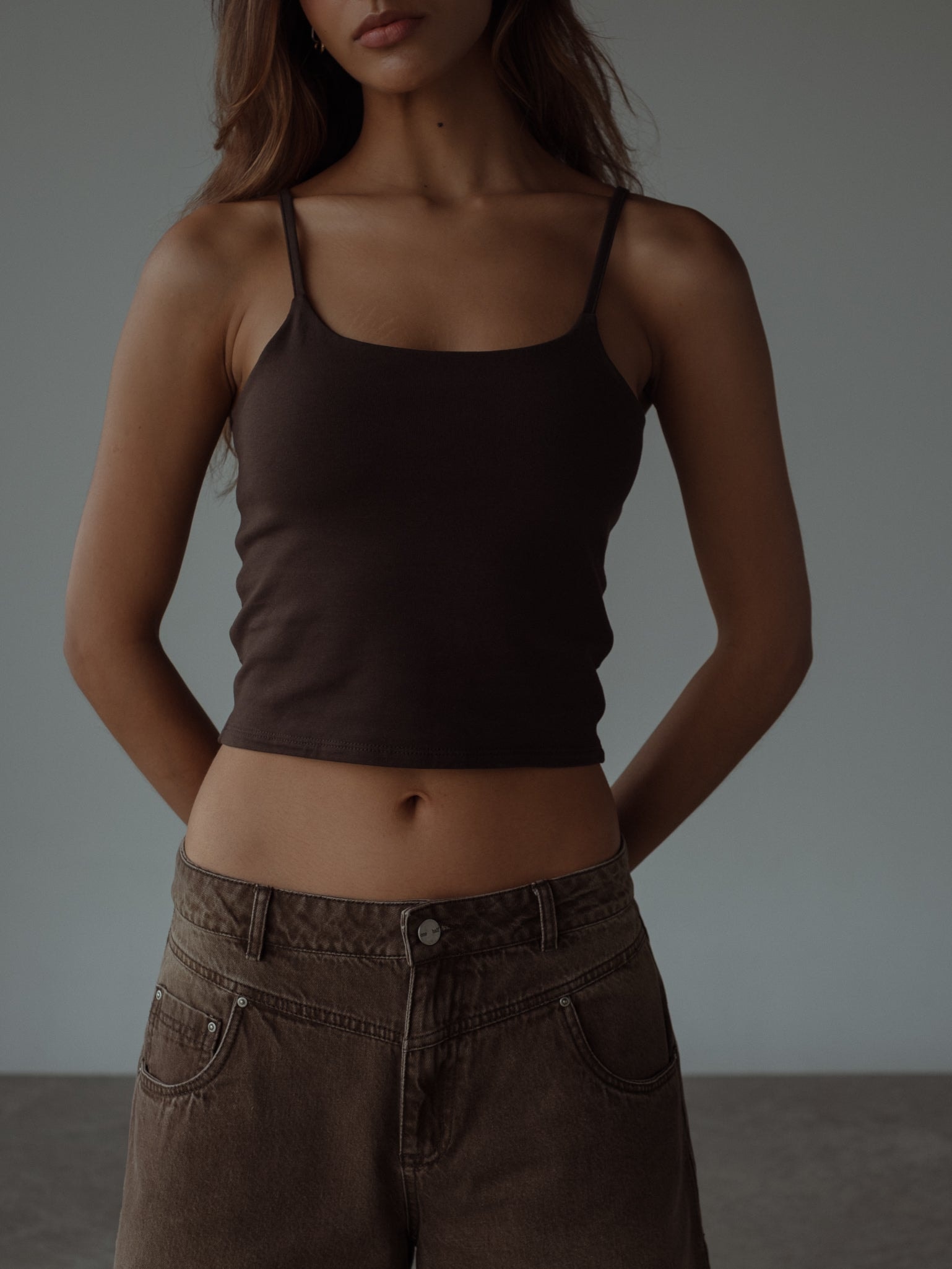 ESSENTIAL TANK TOP - ESPRESSO - imagen 1