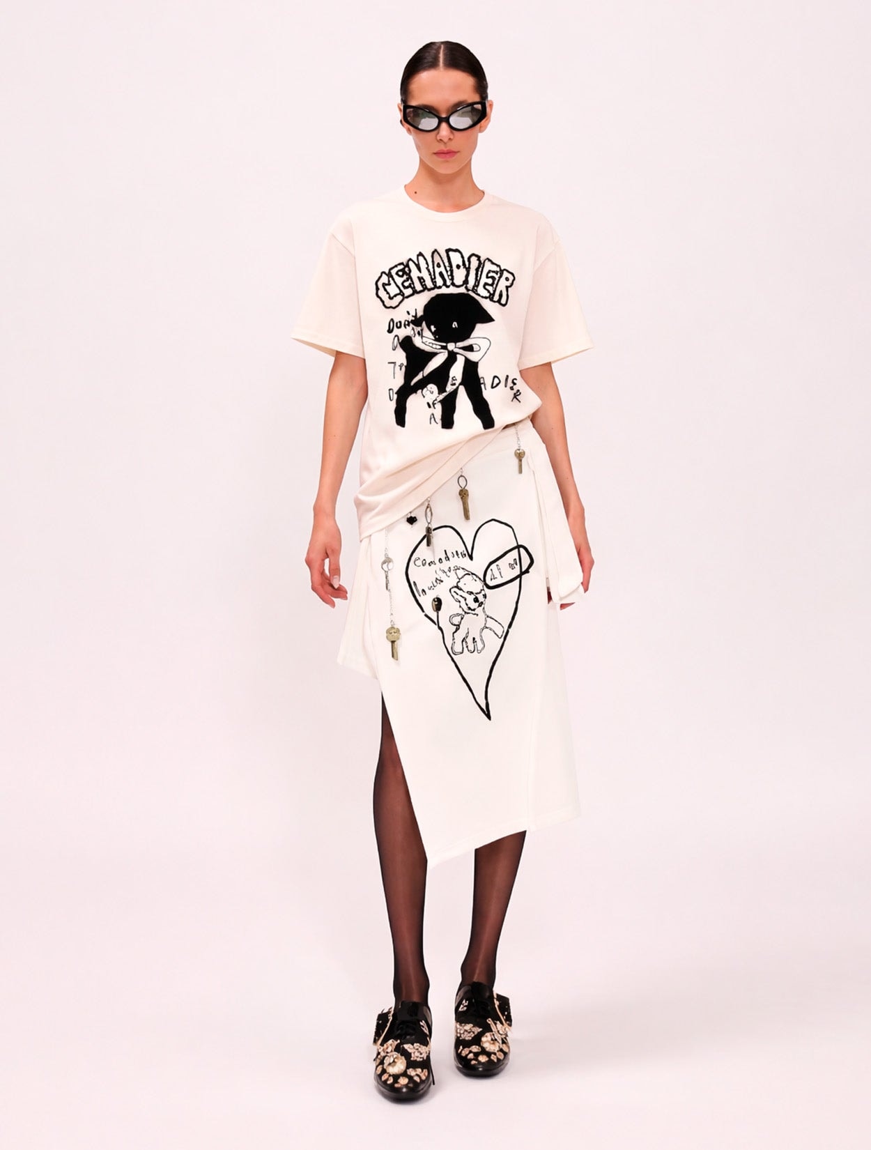 CAMISETA LAMB EN BLANCO Y NEGRO - imagen 1