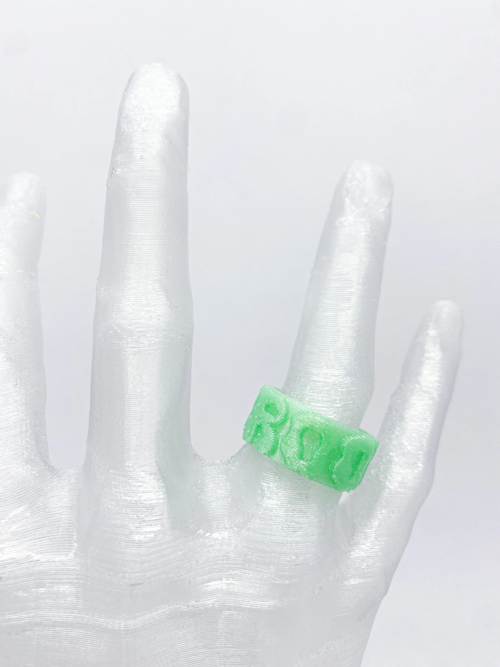 3D ring groovy - imagen 1