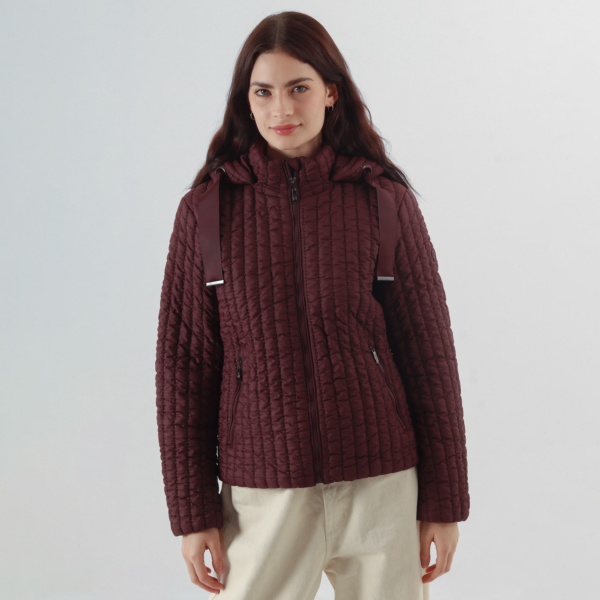 Chaqueta acolchada cuello alto capucha con lazo - imagen 1