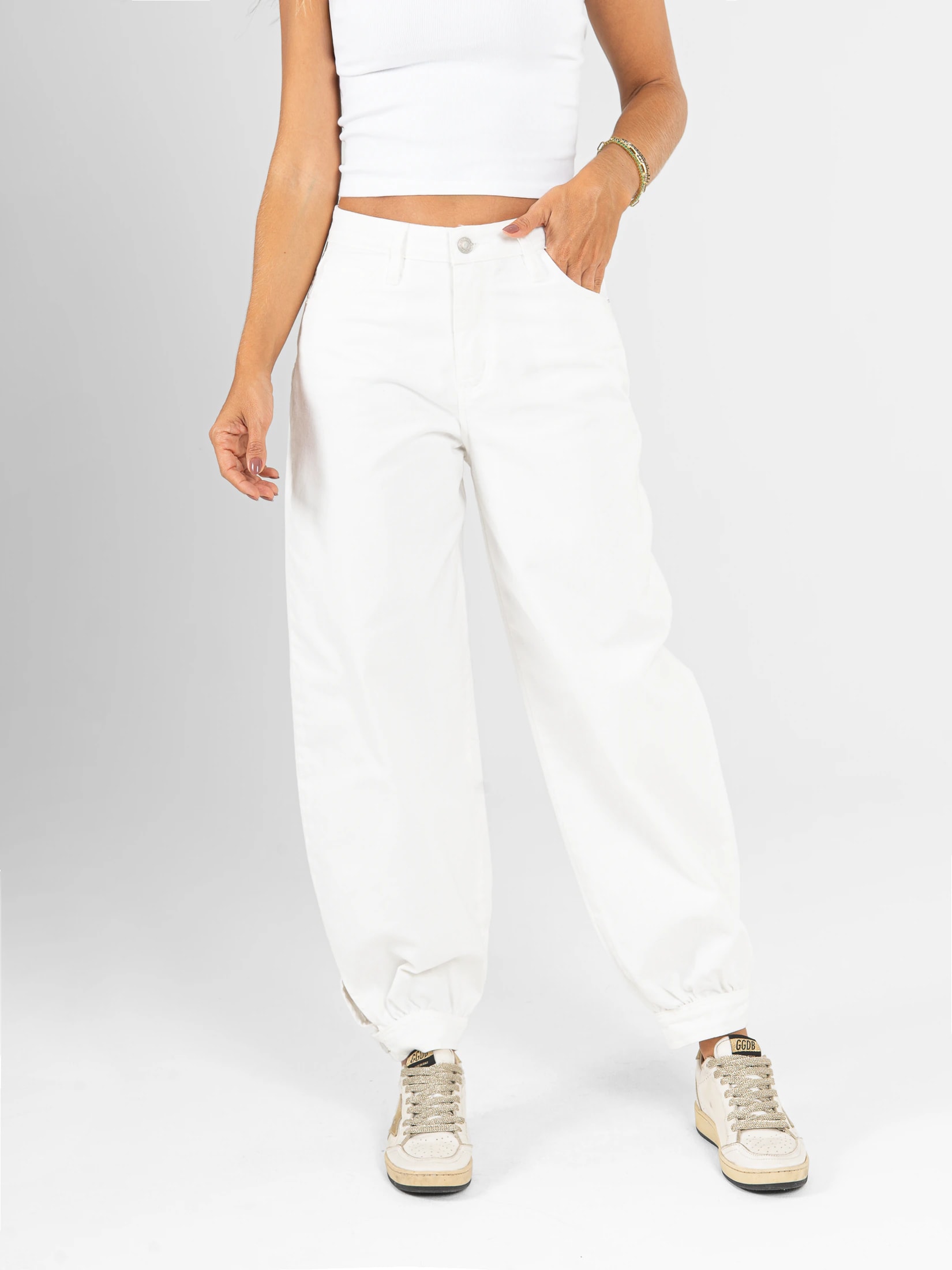 Ref: 0620521 Pantalón baggy cropped, detalle en bota y pretina, rígido, tiro alto, tono ivory. - imagen 1