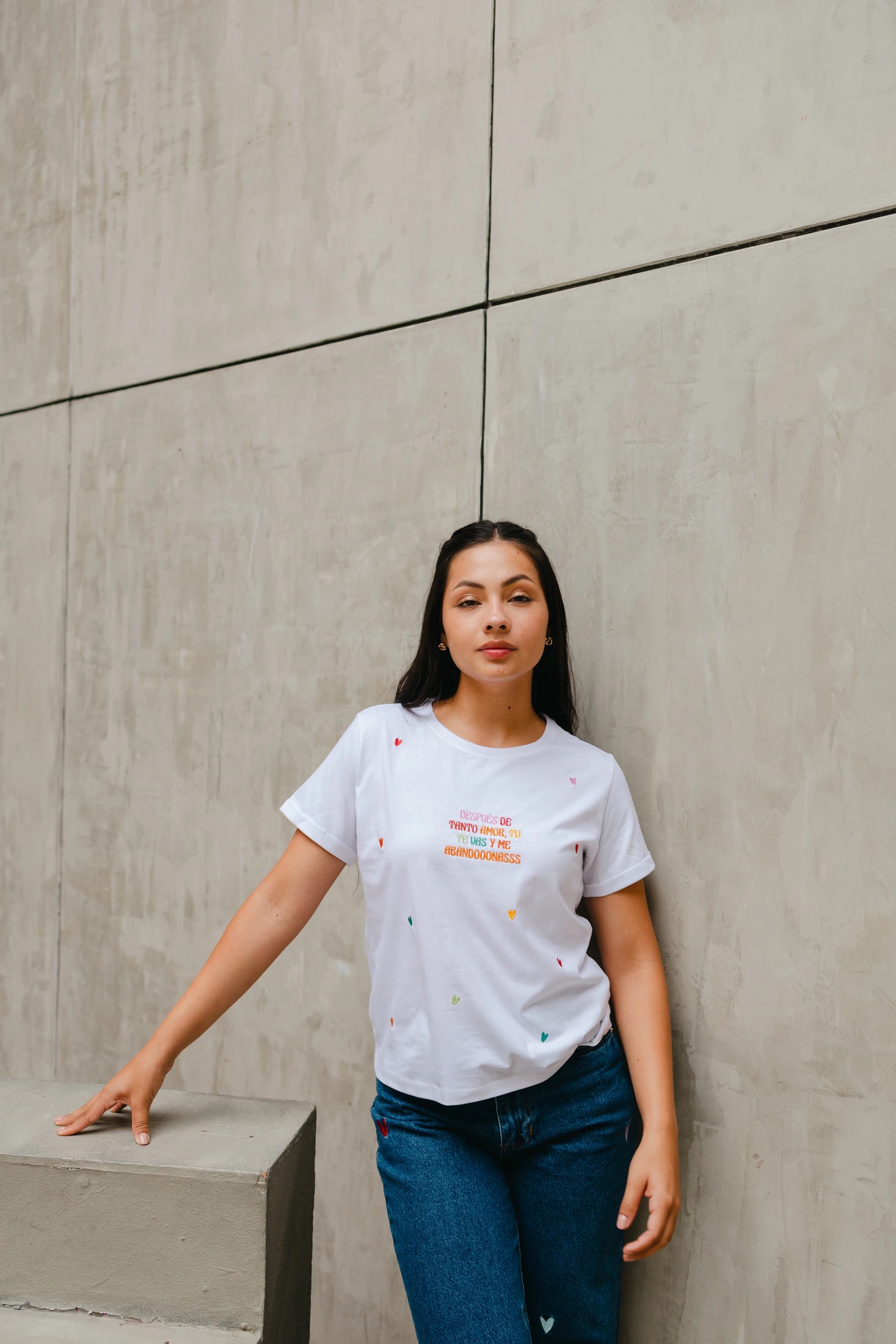 Después De Tanto Amor Embroidered Oversized Tee - imagen 1
