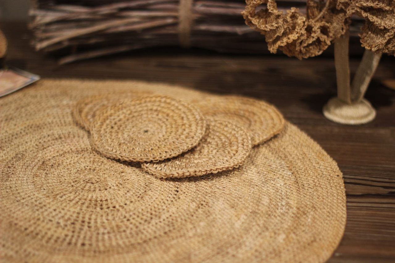 Banana Tree Fiber Placemat Set with Coasters - imagen 1