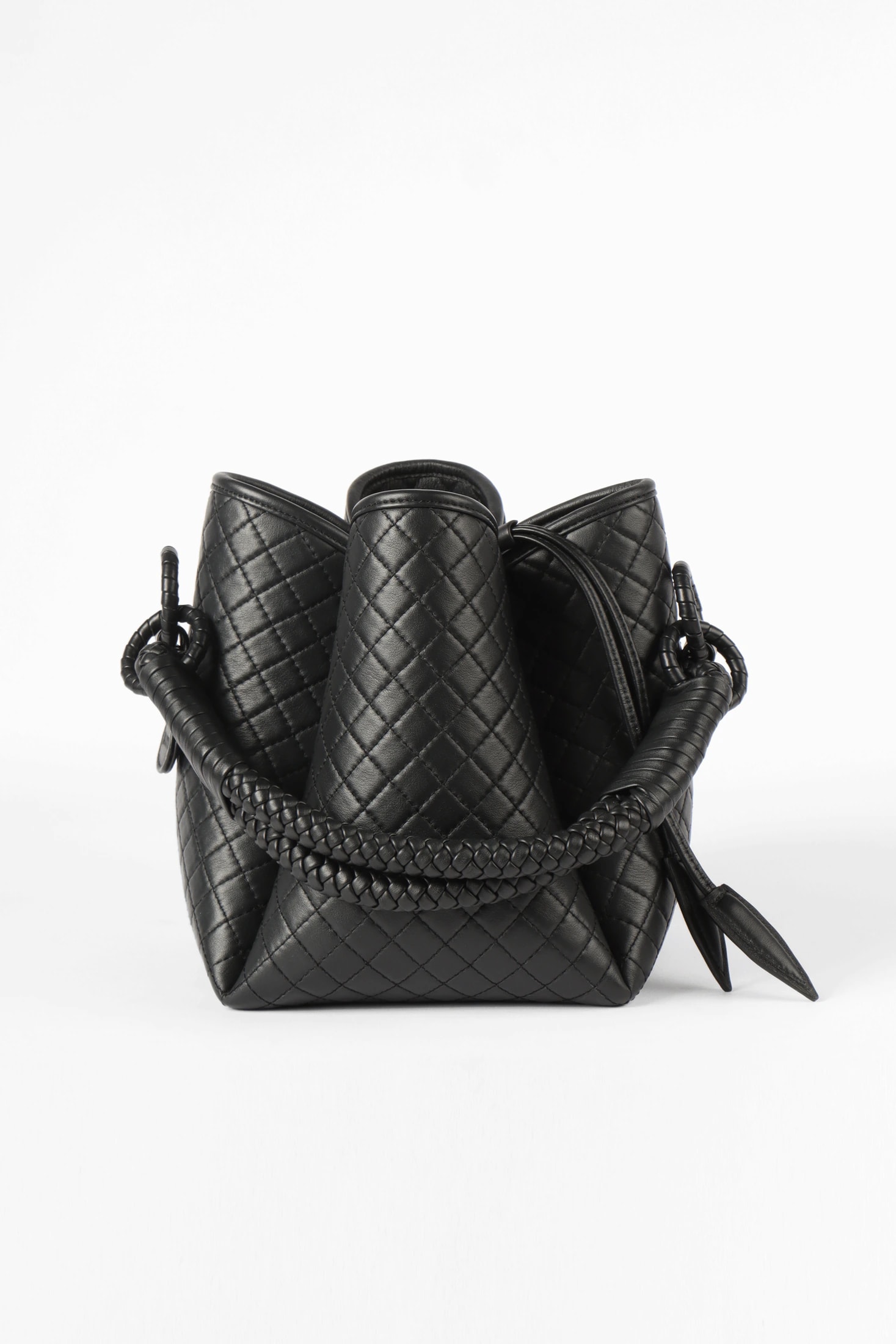 Tulip Bucket Bag, Black - imagen 1
