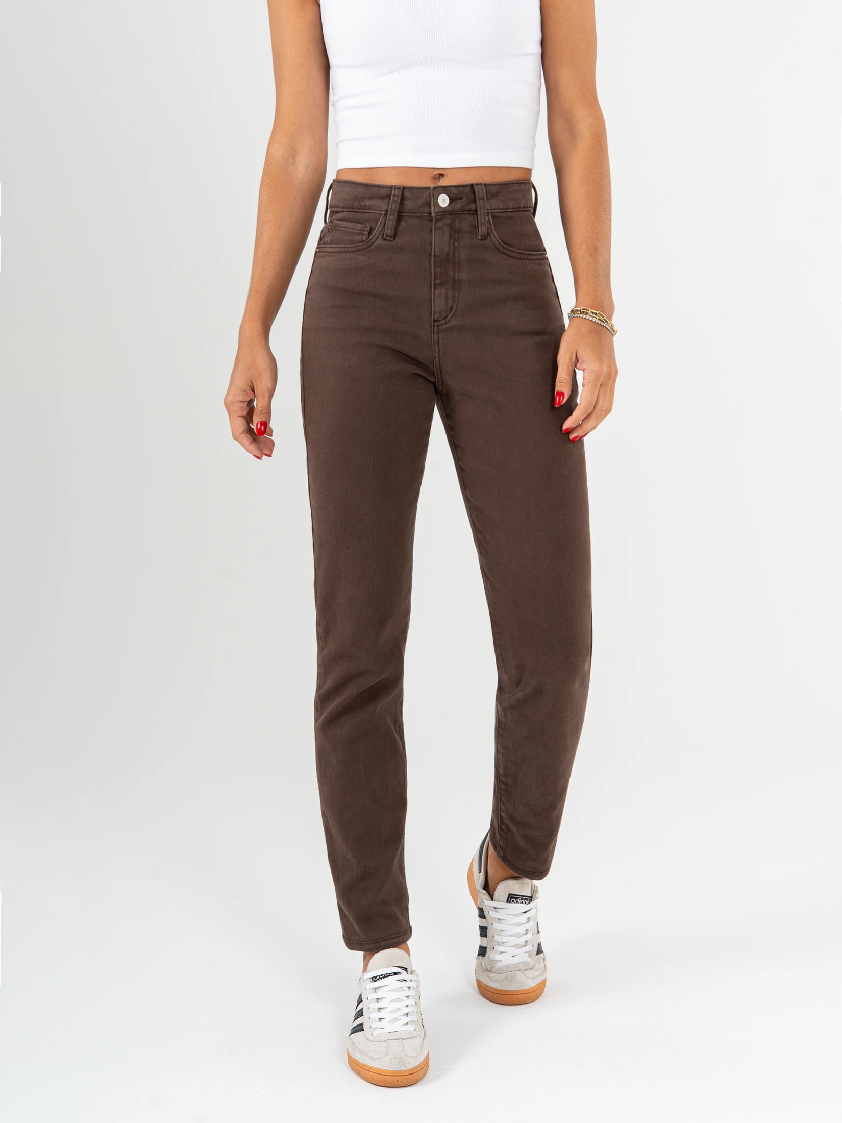 Ref: 069850 Pantalón mom fit stretch, tiro alto, tono café. - imagen 1