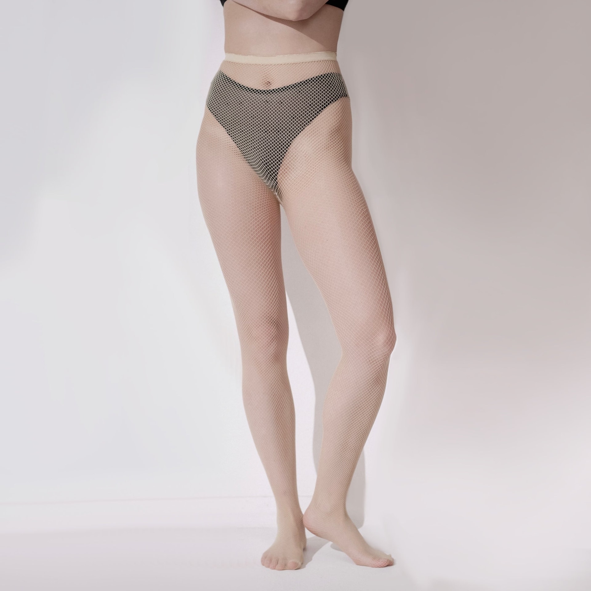 Ema nude - imagen 1