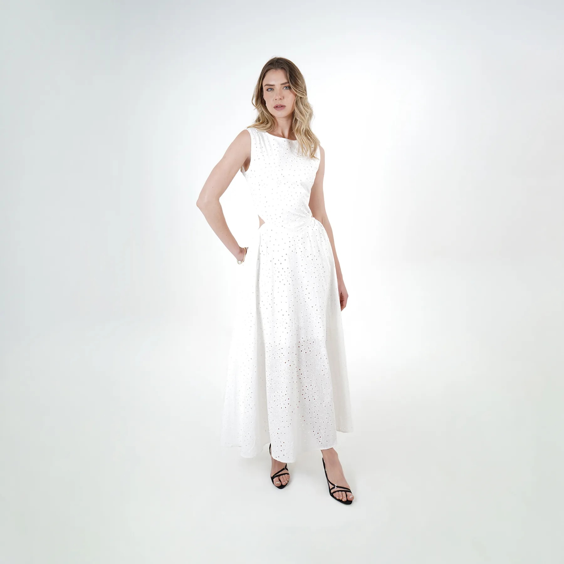Vestido Ojalillo Largo Elegante - imagen 1