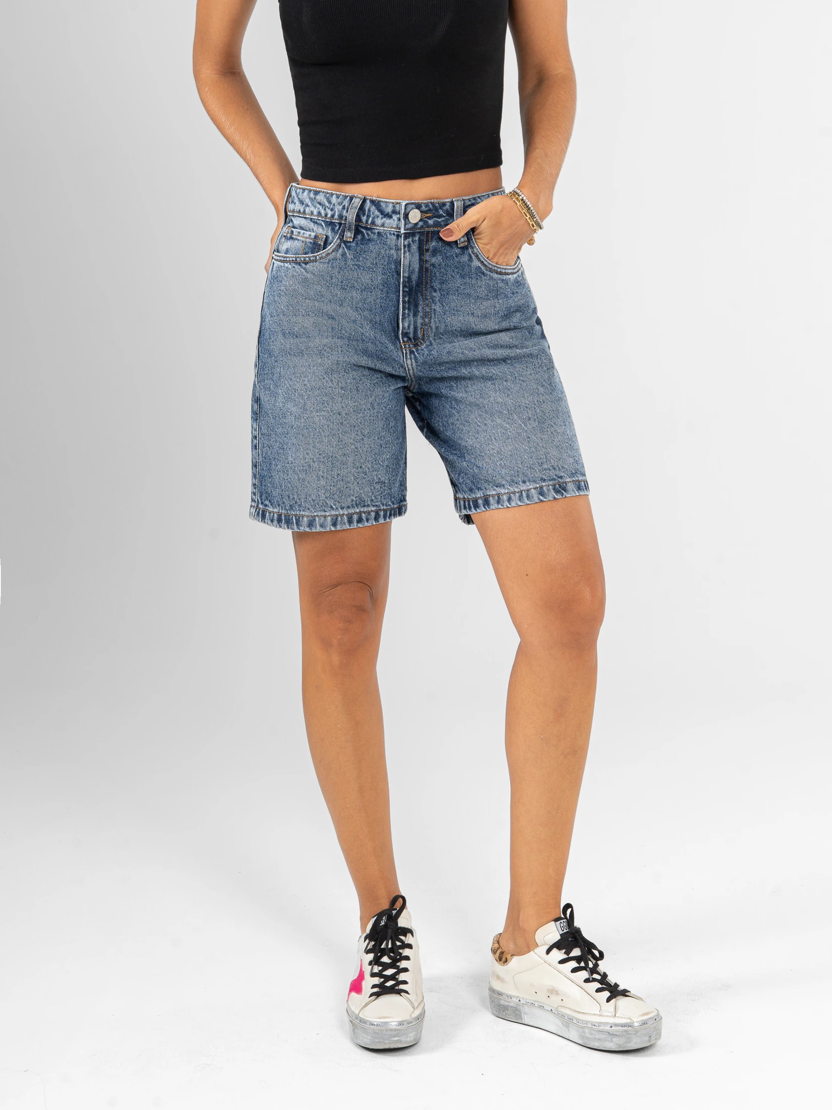 Ref: 066453 Bermuda en denim, rígido, tiro alto, tono azul oscuro. - imagen 1
