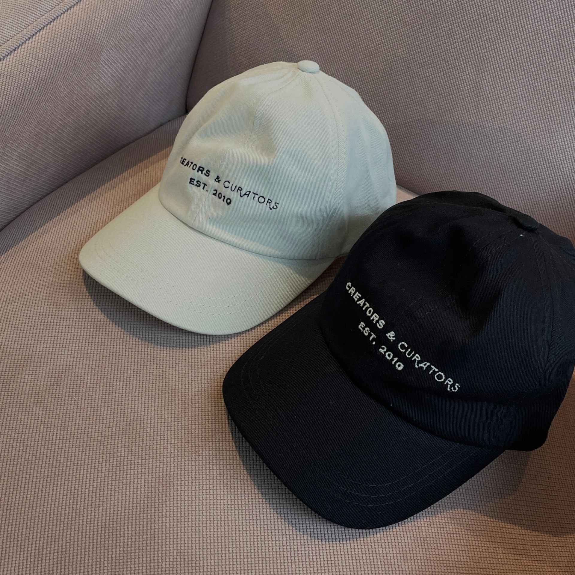 GORRA CREATORS Y CURATORS - imagen 1