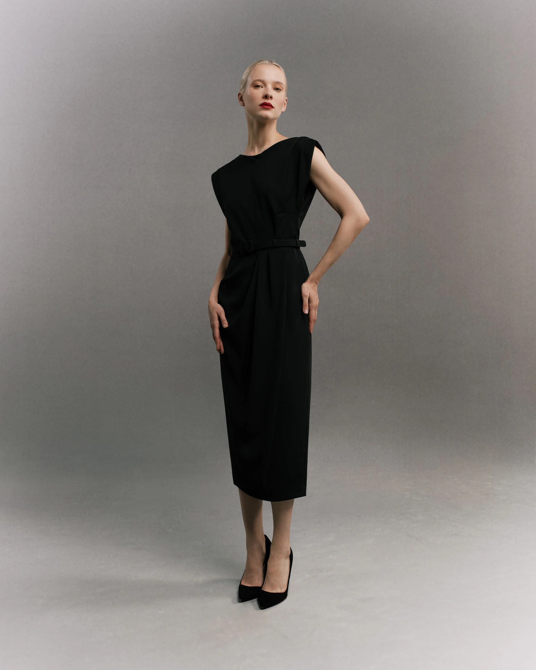 Cap-Sleeve Draped Fitted Midi Dress - imagen 1