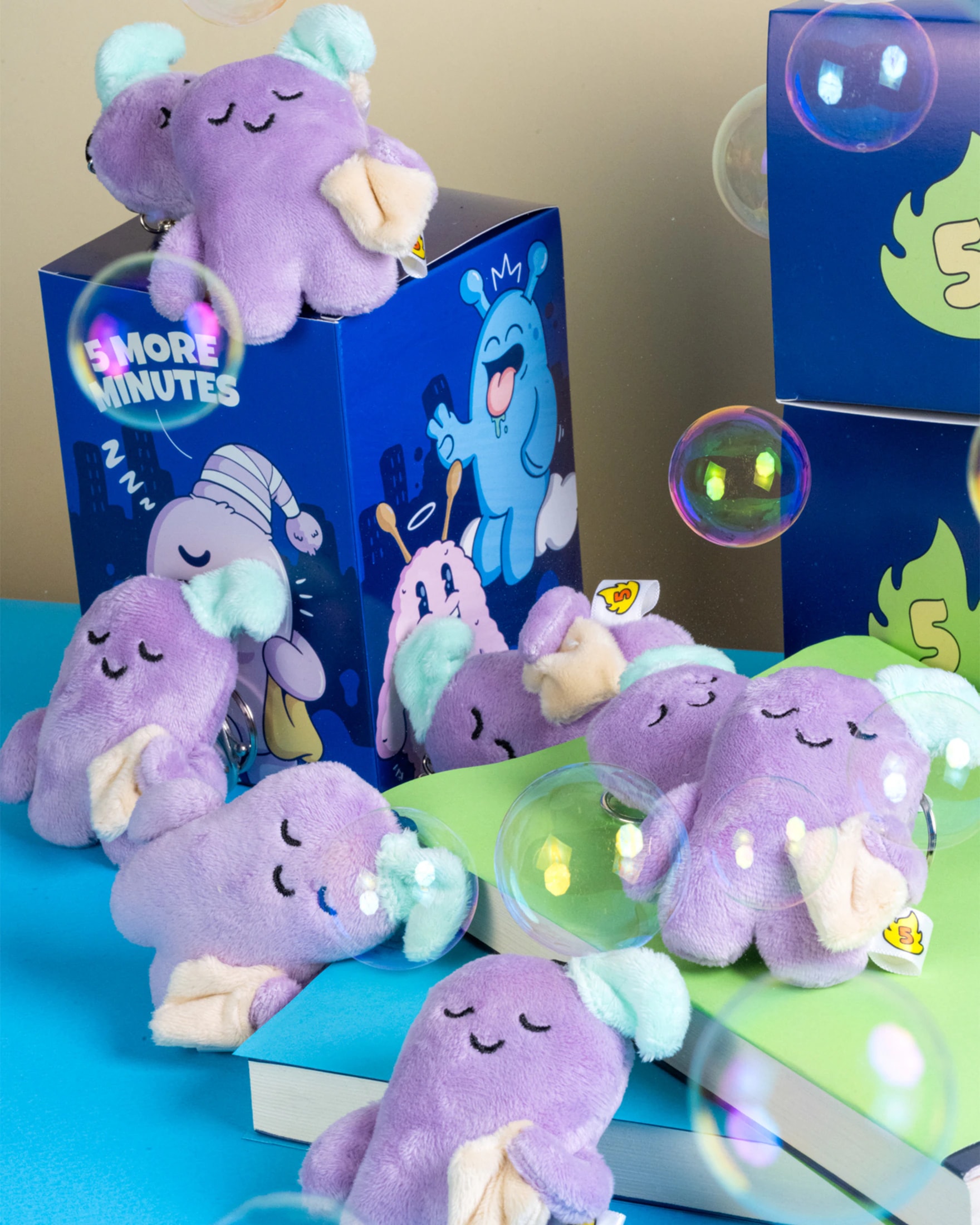 5 more minutes Charm - imagen 1